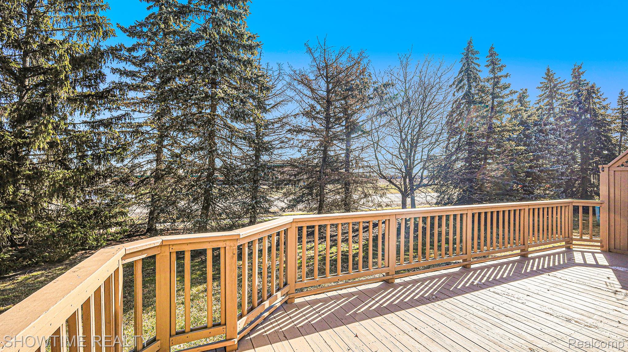 54636 CAMBRIDGE Drive