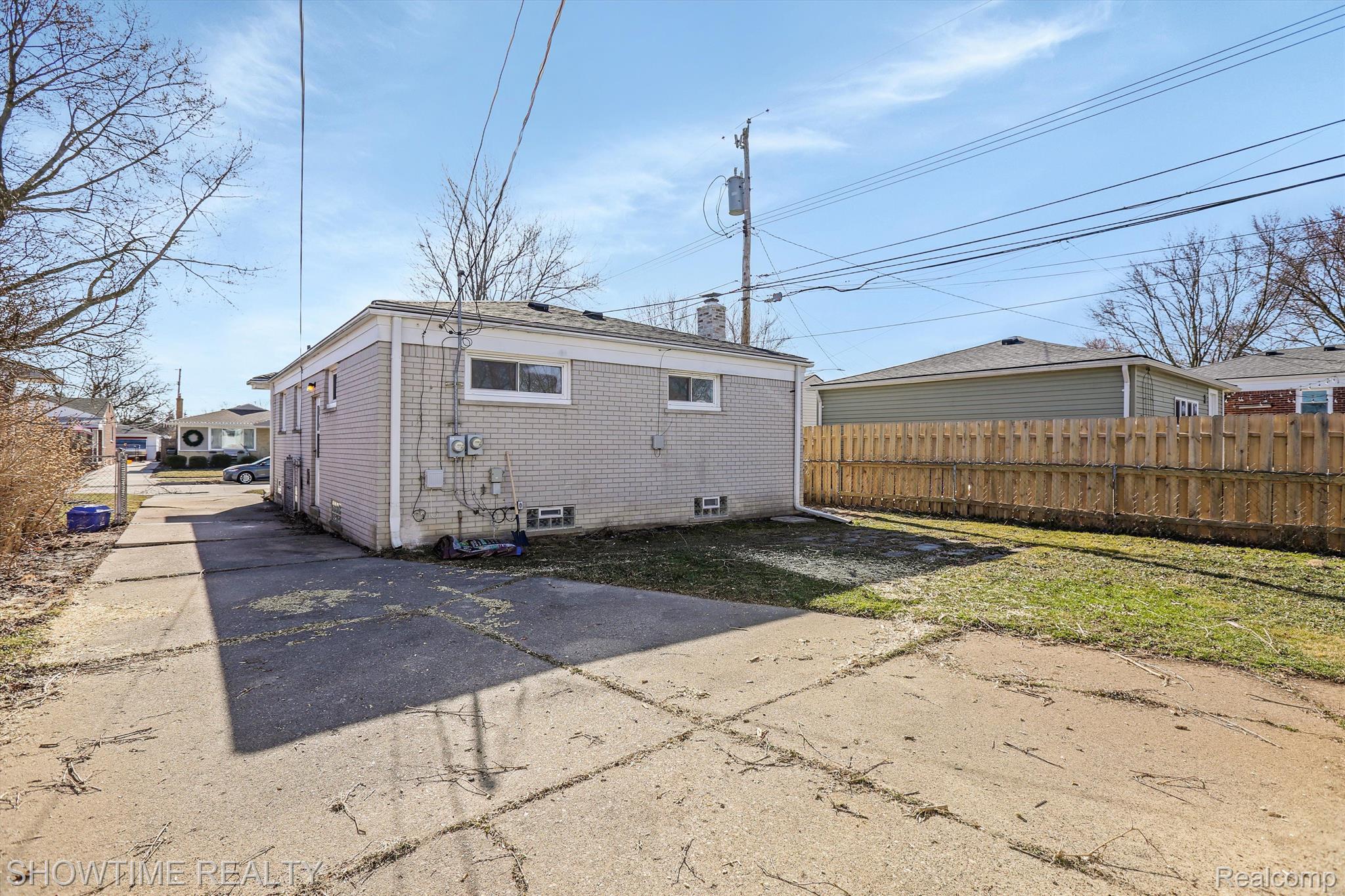 32401 VAN DOVER Street