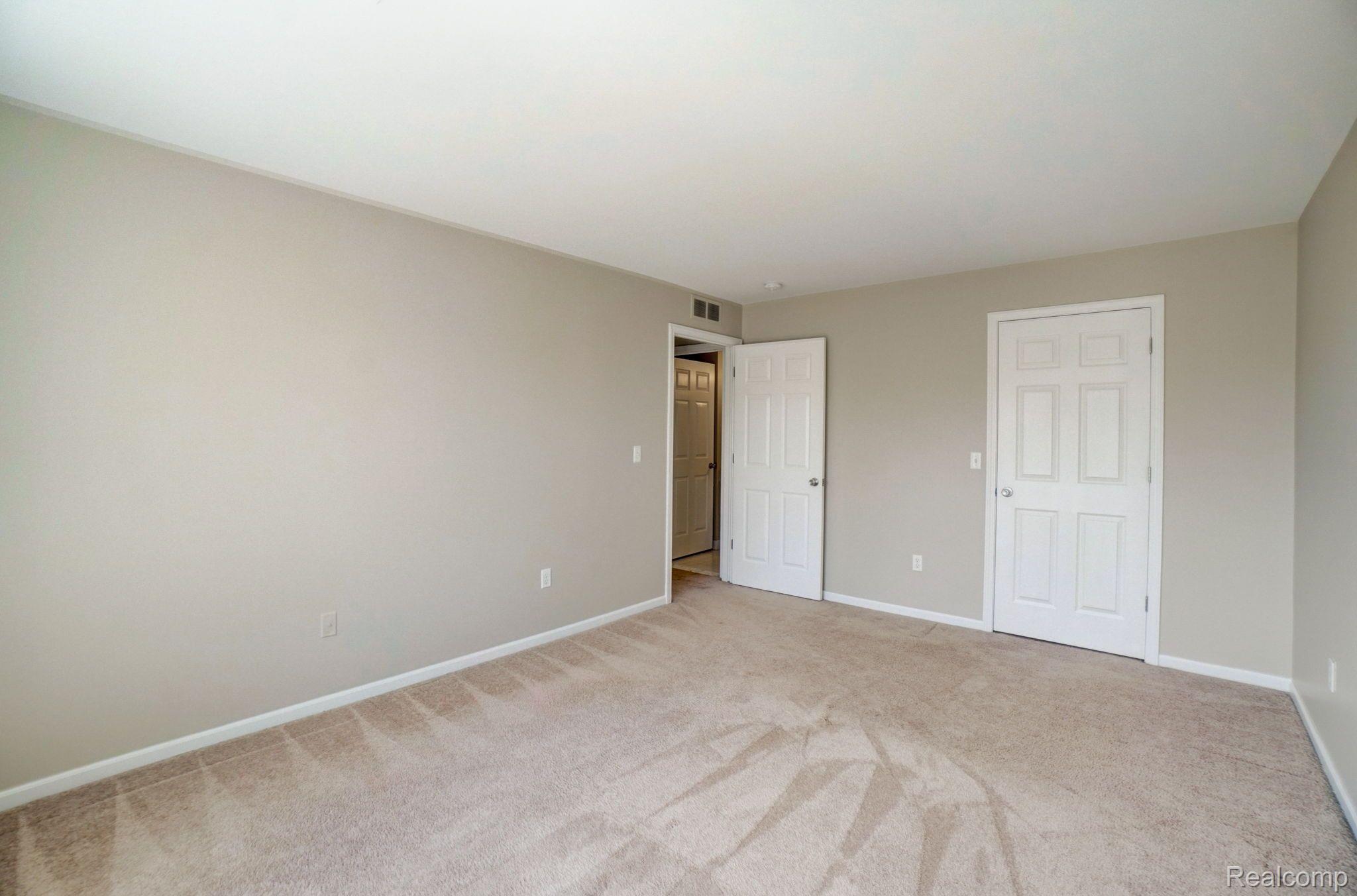 15454 CLAREMONT Drive N