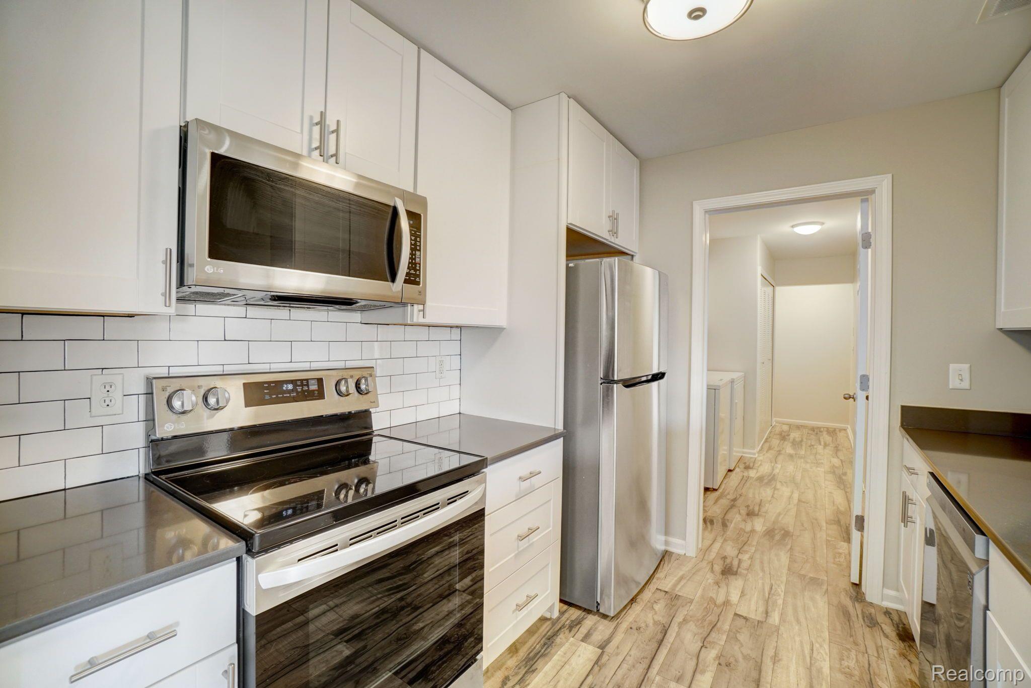 15454 CLAREMONT Drive N