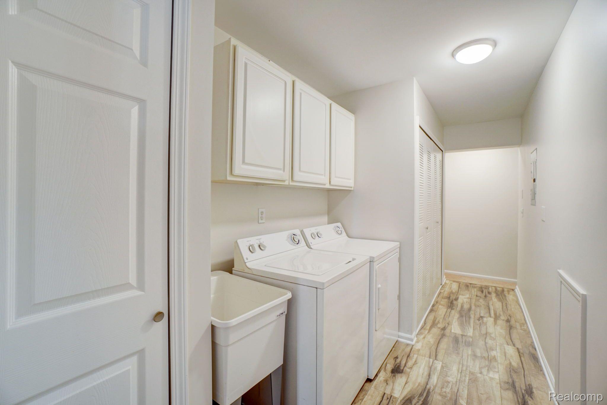 15454 CLAREMONT Drive N