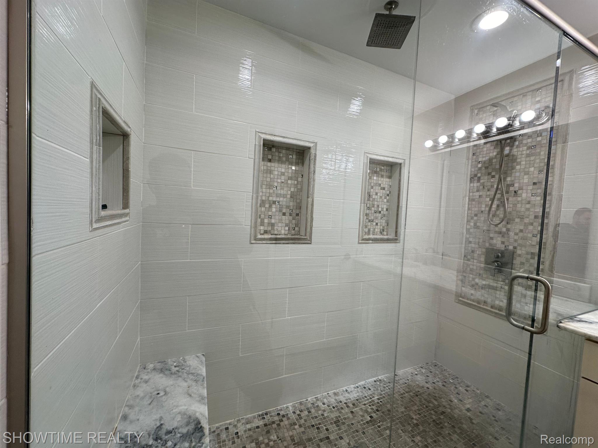 2439 WESTMONT Circle