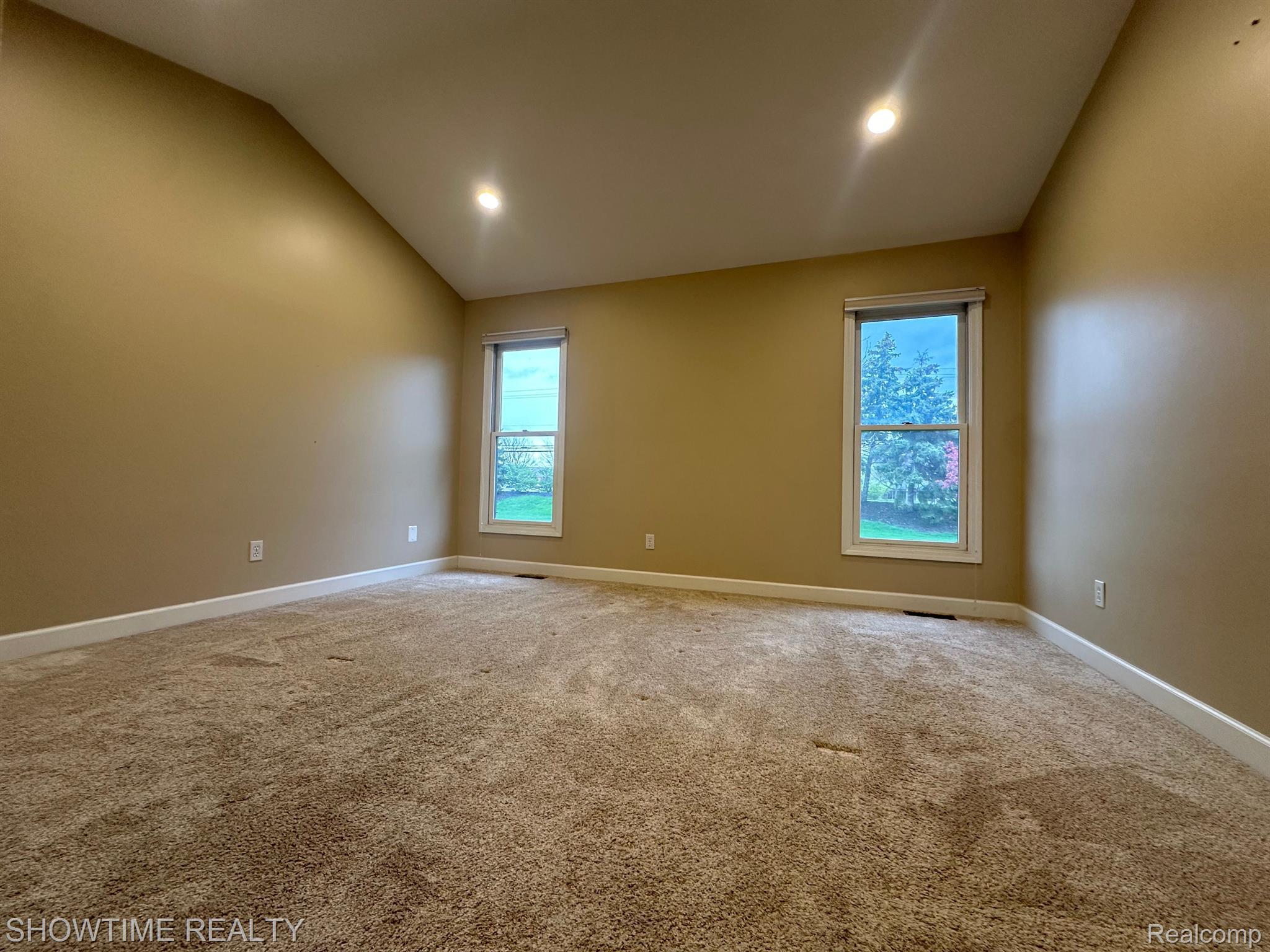 2439 WESTMONT Circle