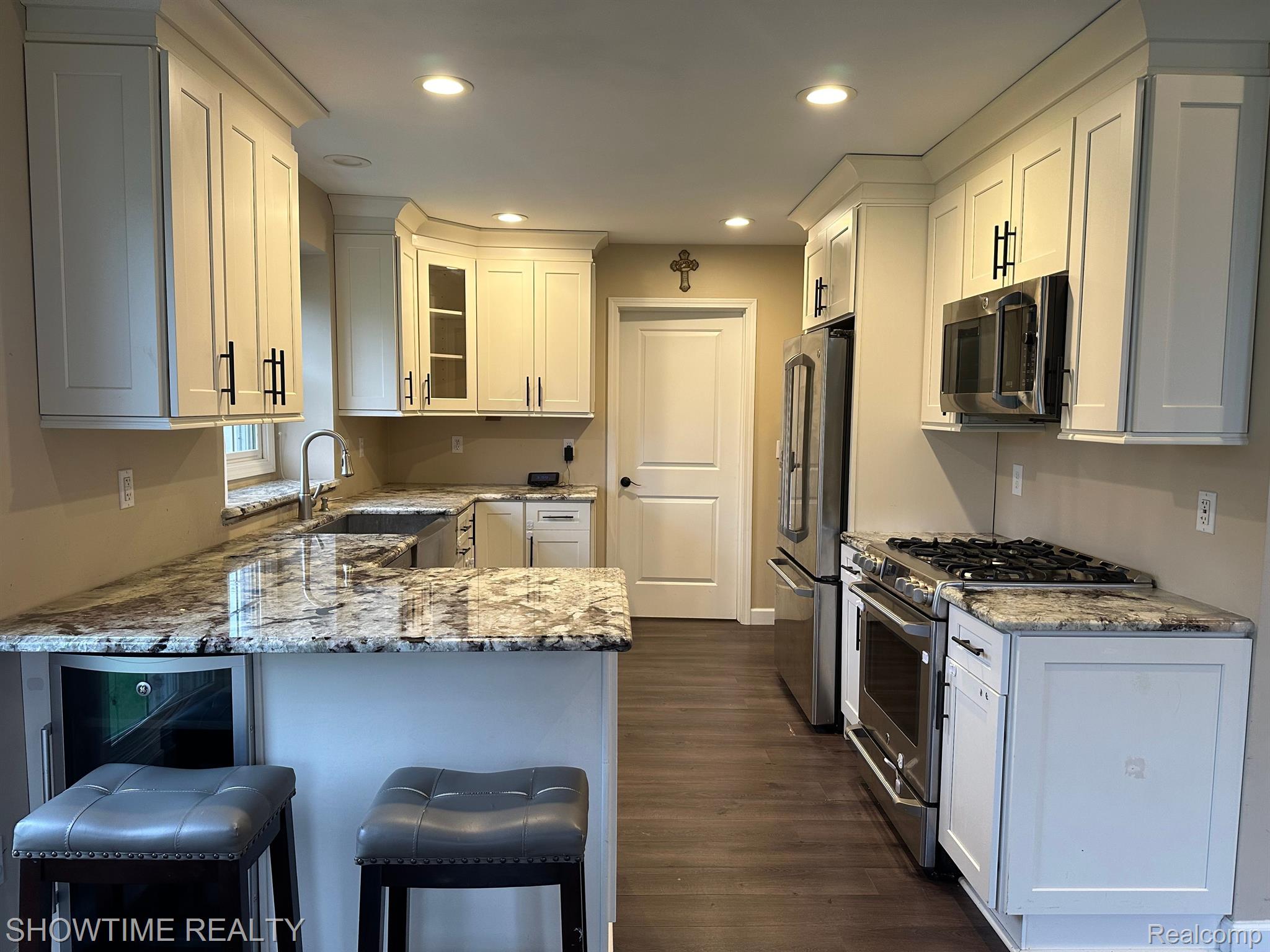 2439 WESTMONT Circle