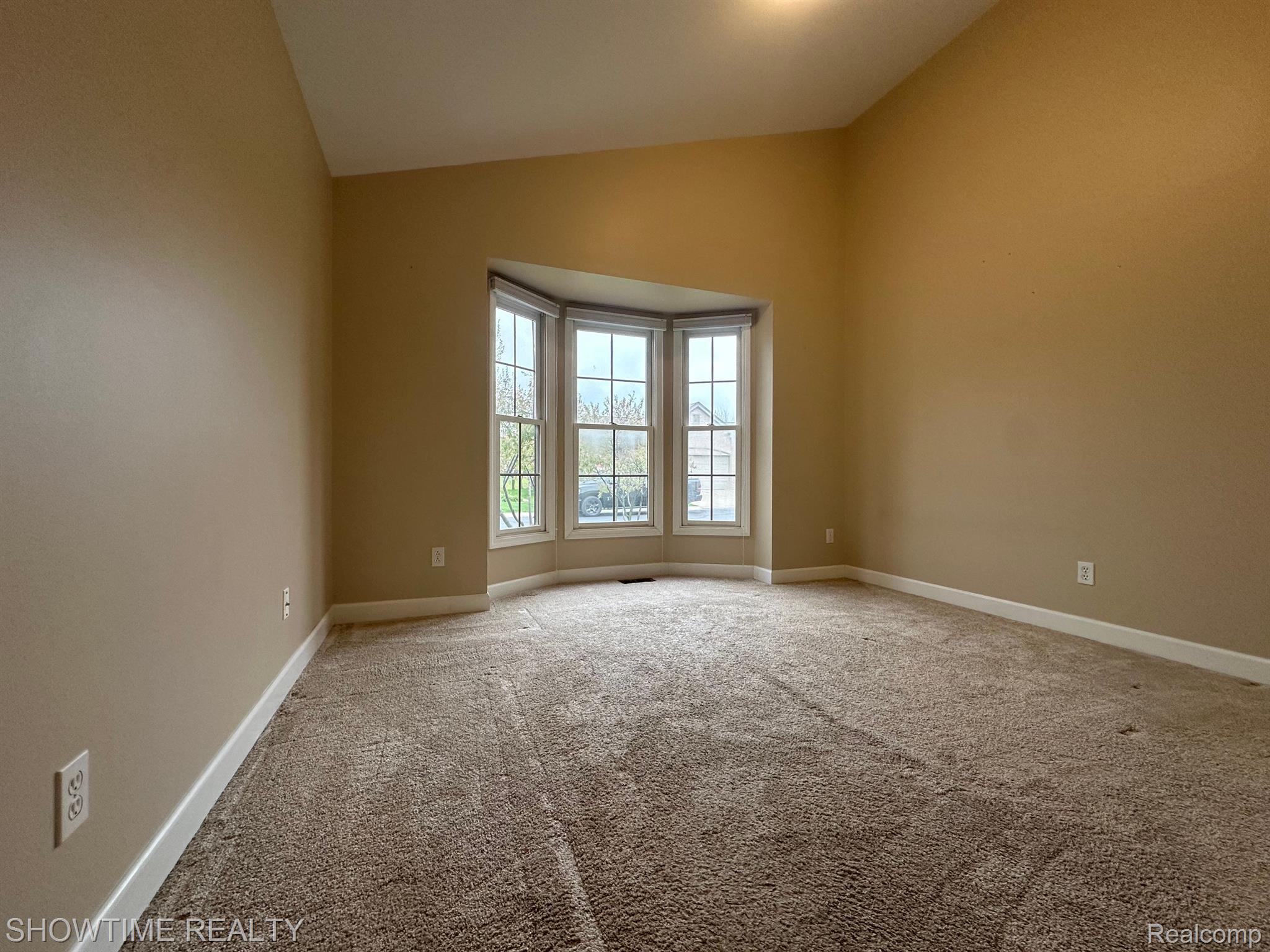 2439 WESTMONT Circle