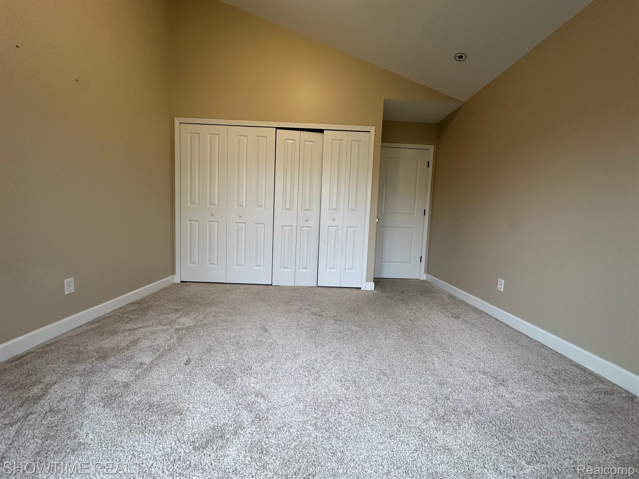 2439 WESTMONT Circle