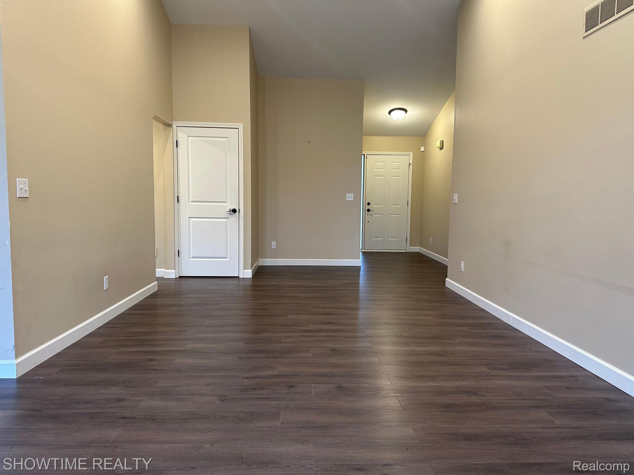 2439 WESTMONT Circle