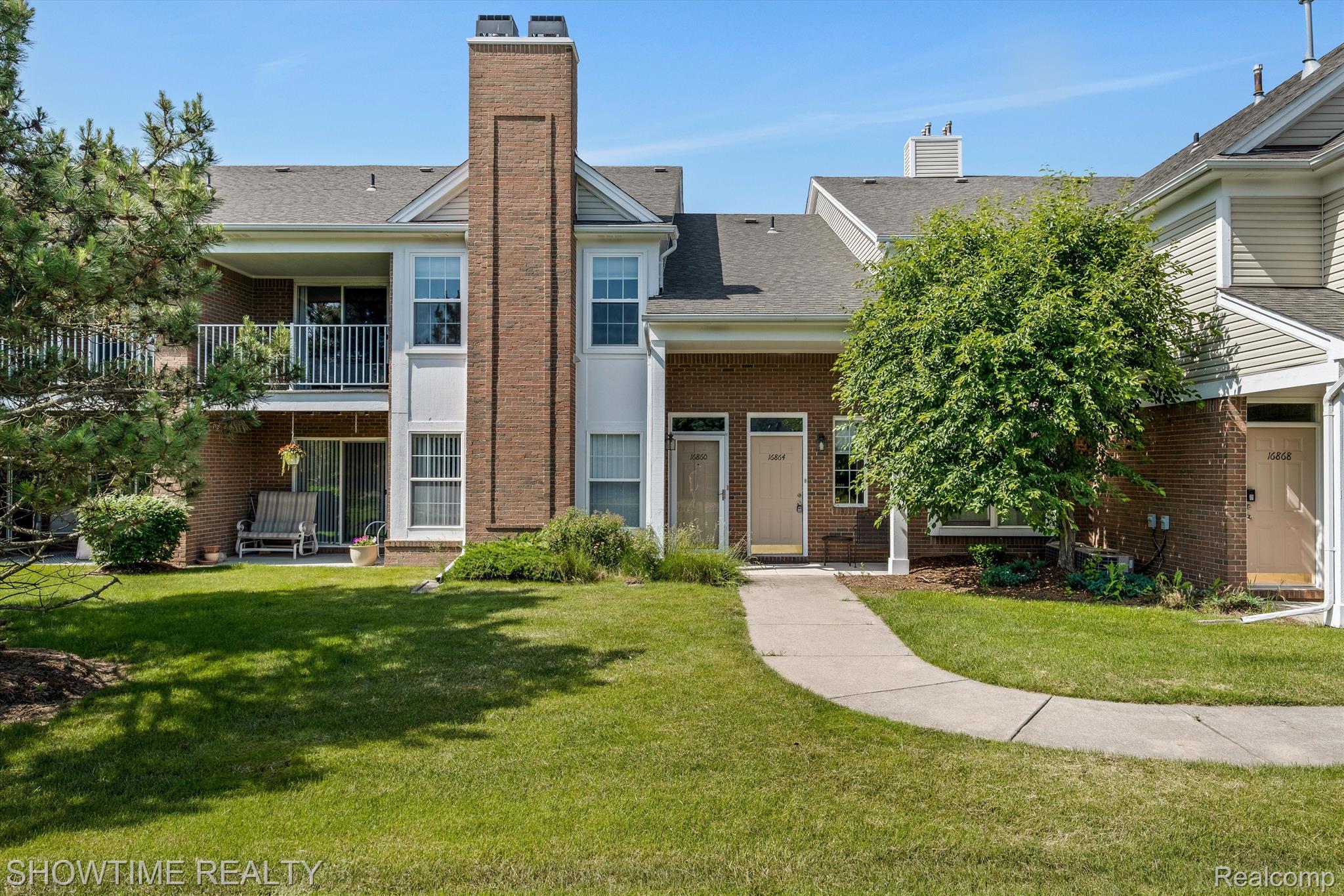 16864 GLENMOOR Boulevard