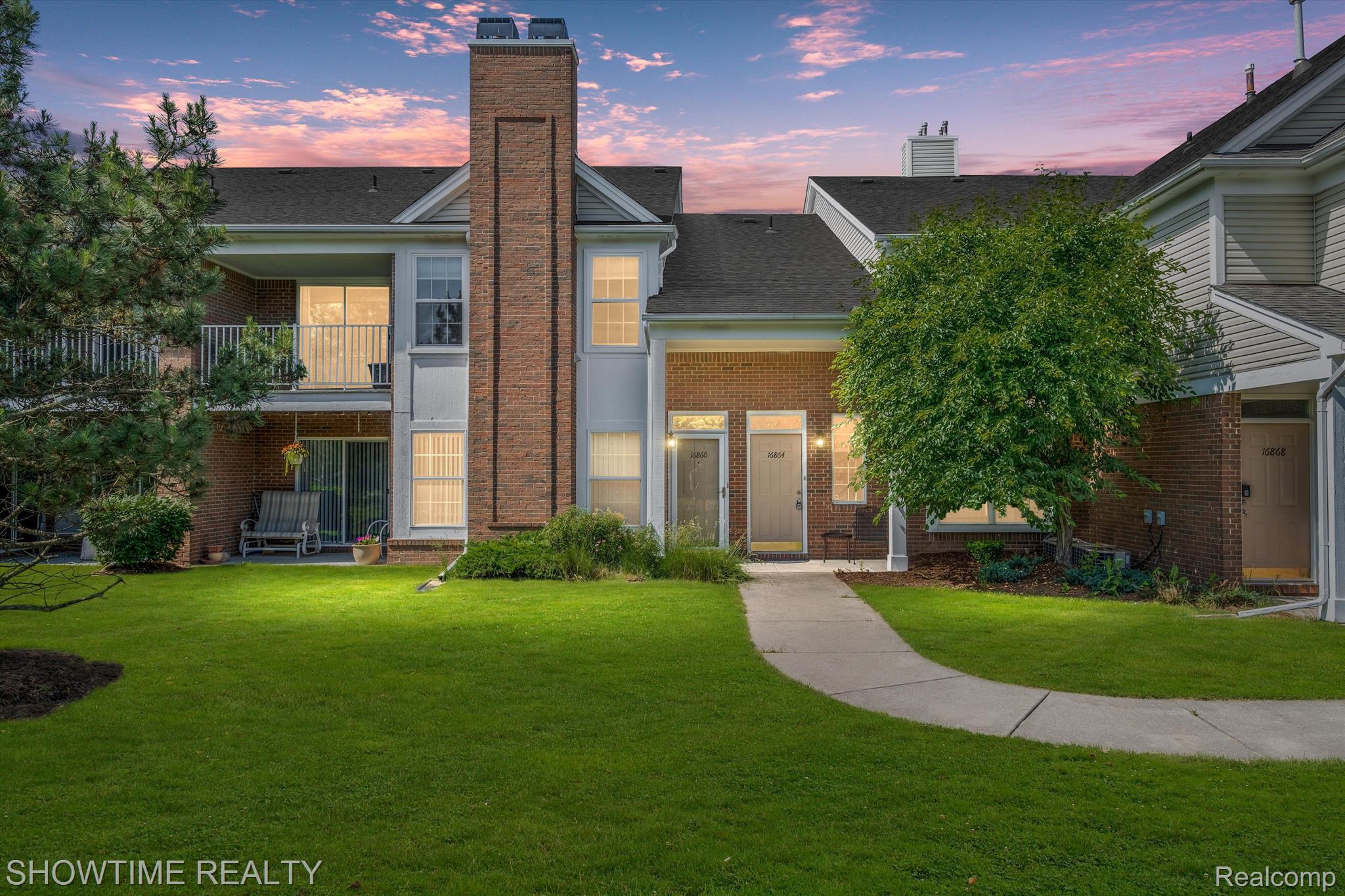 16864 GLENMOOR Boulevard