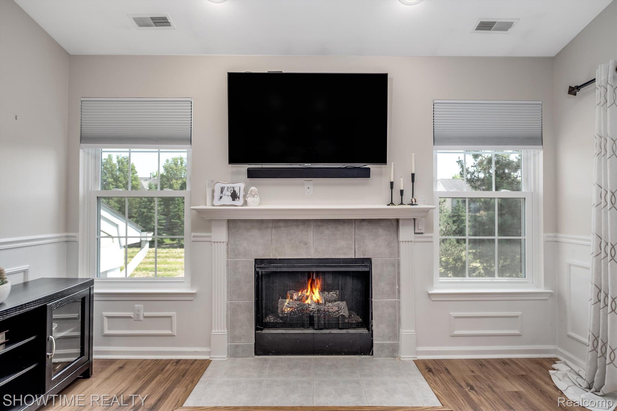 16864 GLENMOOR Boulevard