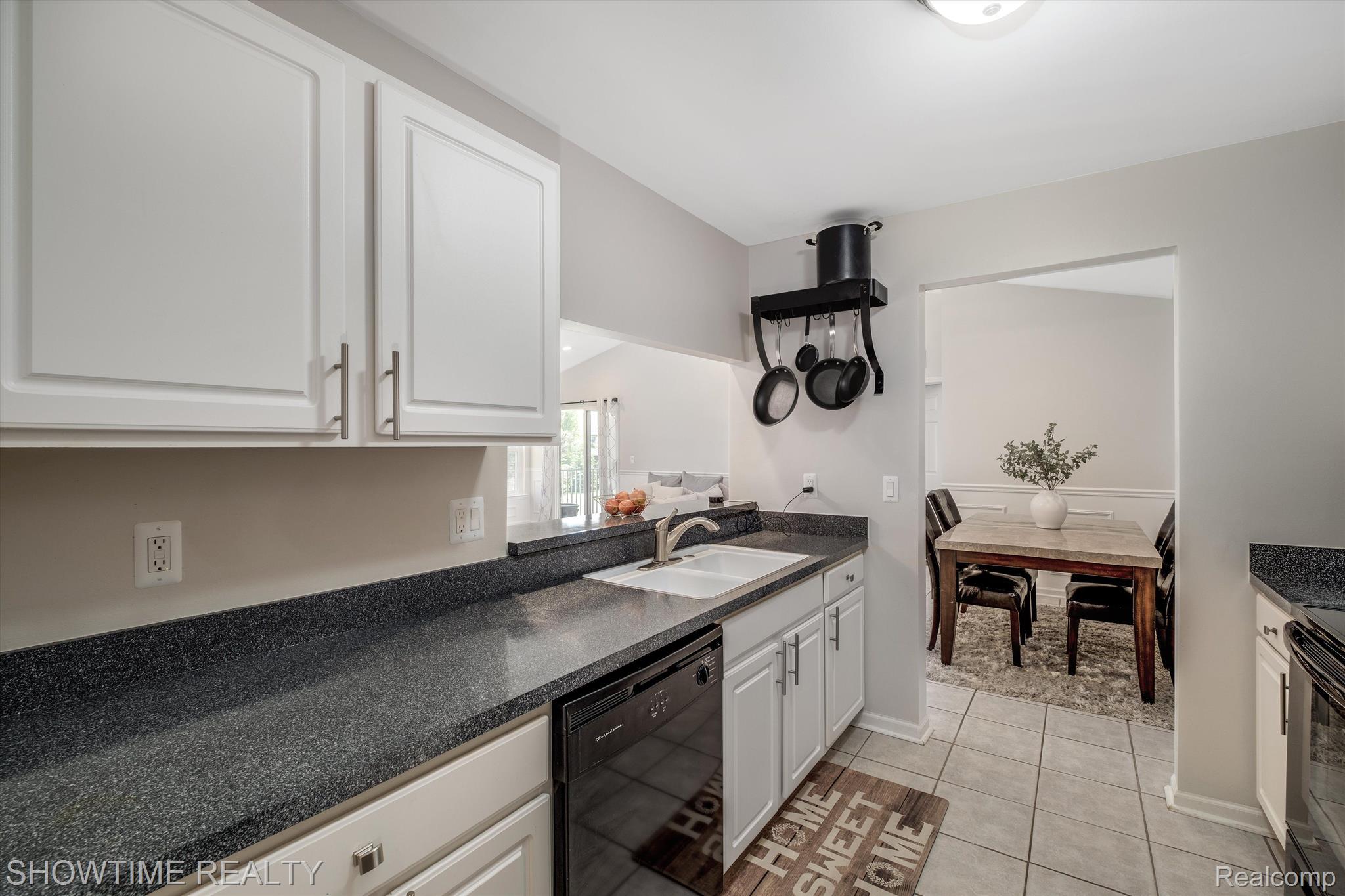 16864 GLENMOOR Boulevard