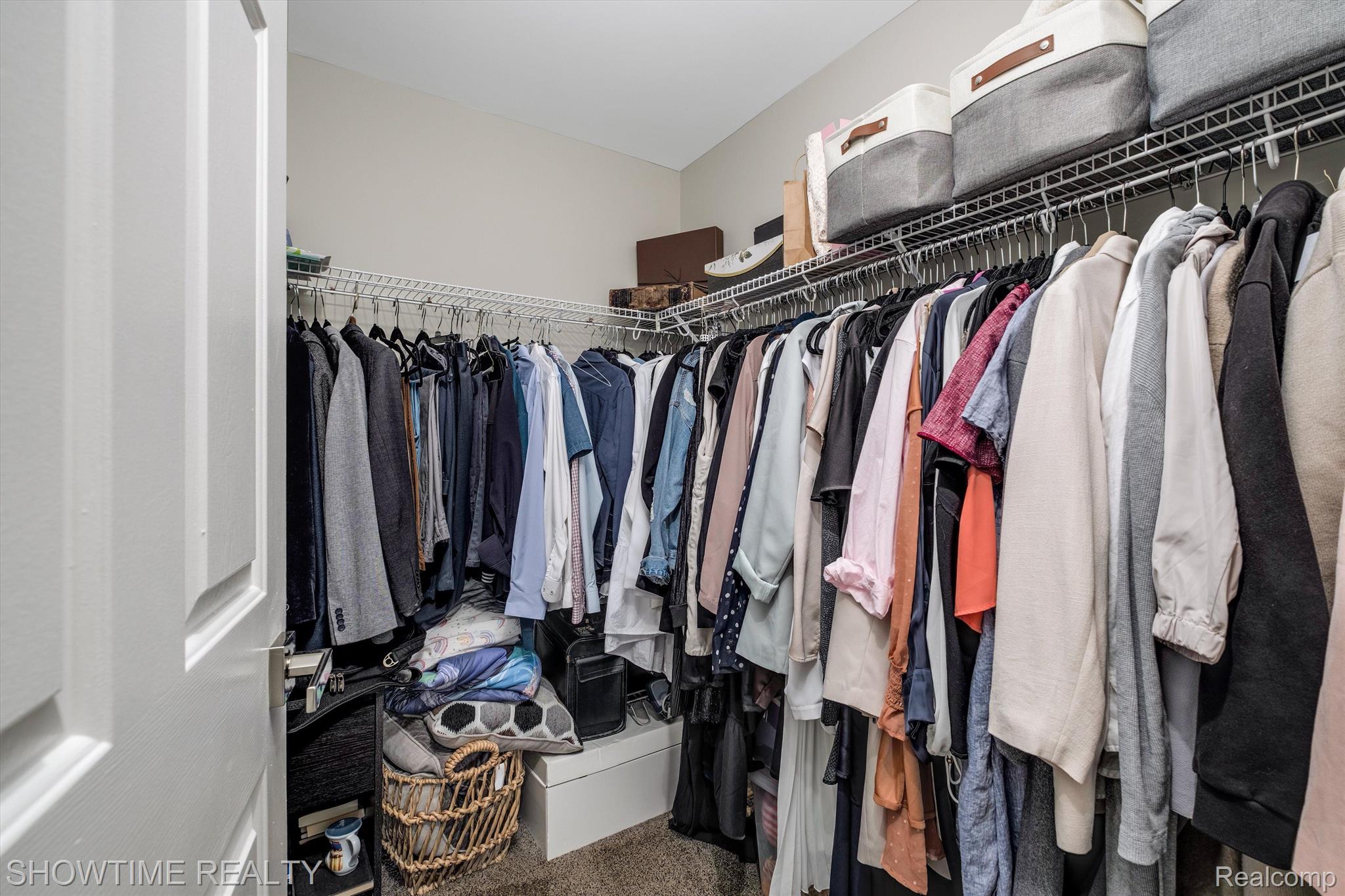 16864 GLENMOOR Boulevard