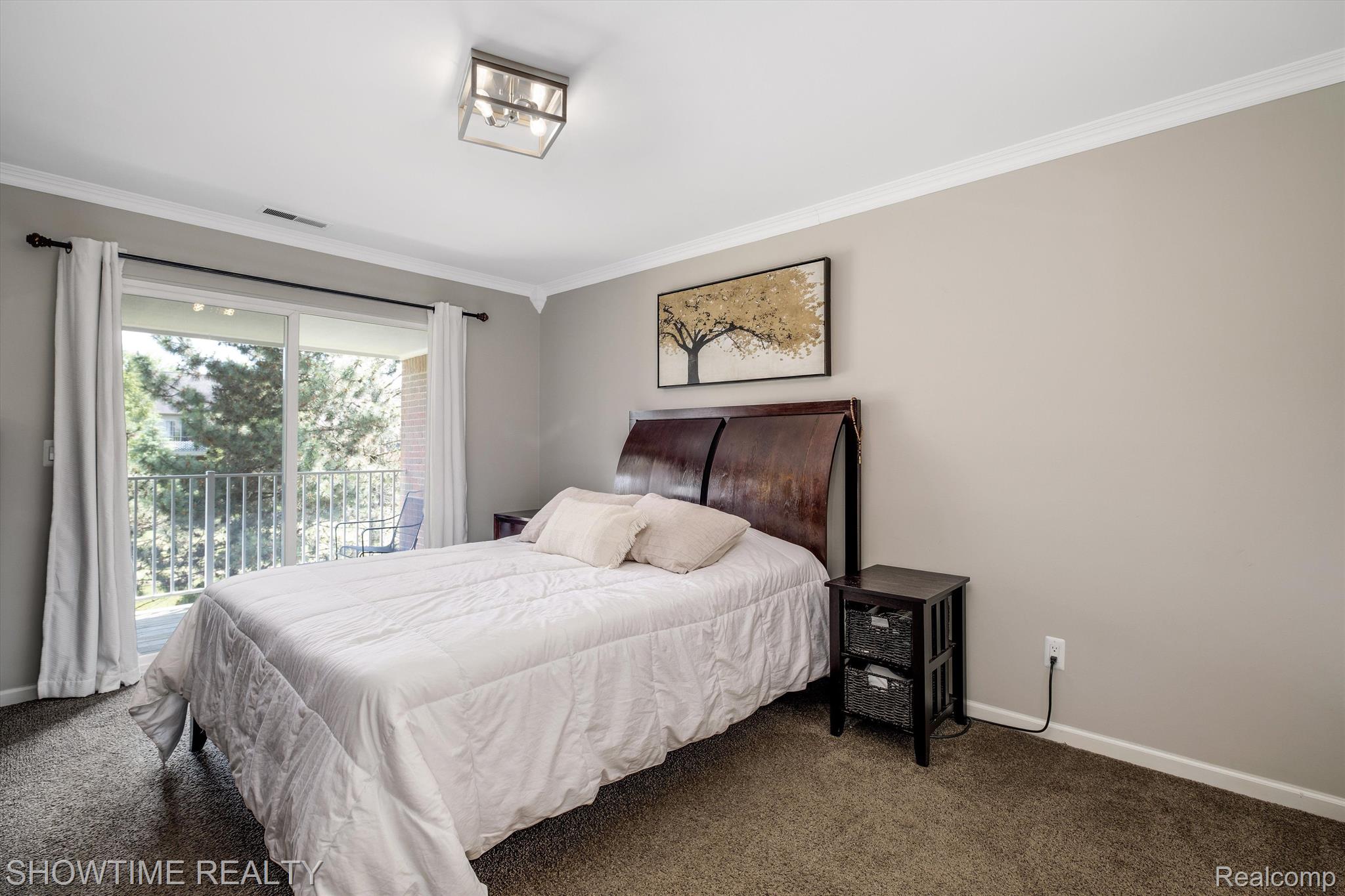 16864 GLENMOOR Boulevard