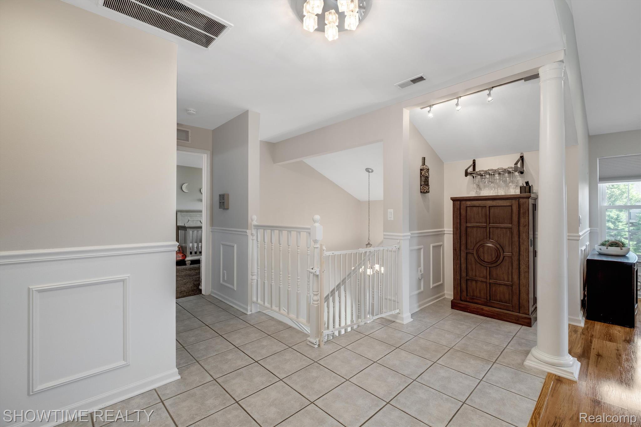 16864 GLENMOOR Boulevard