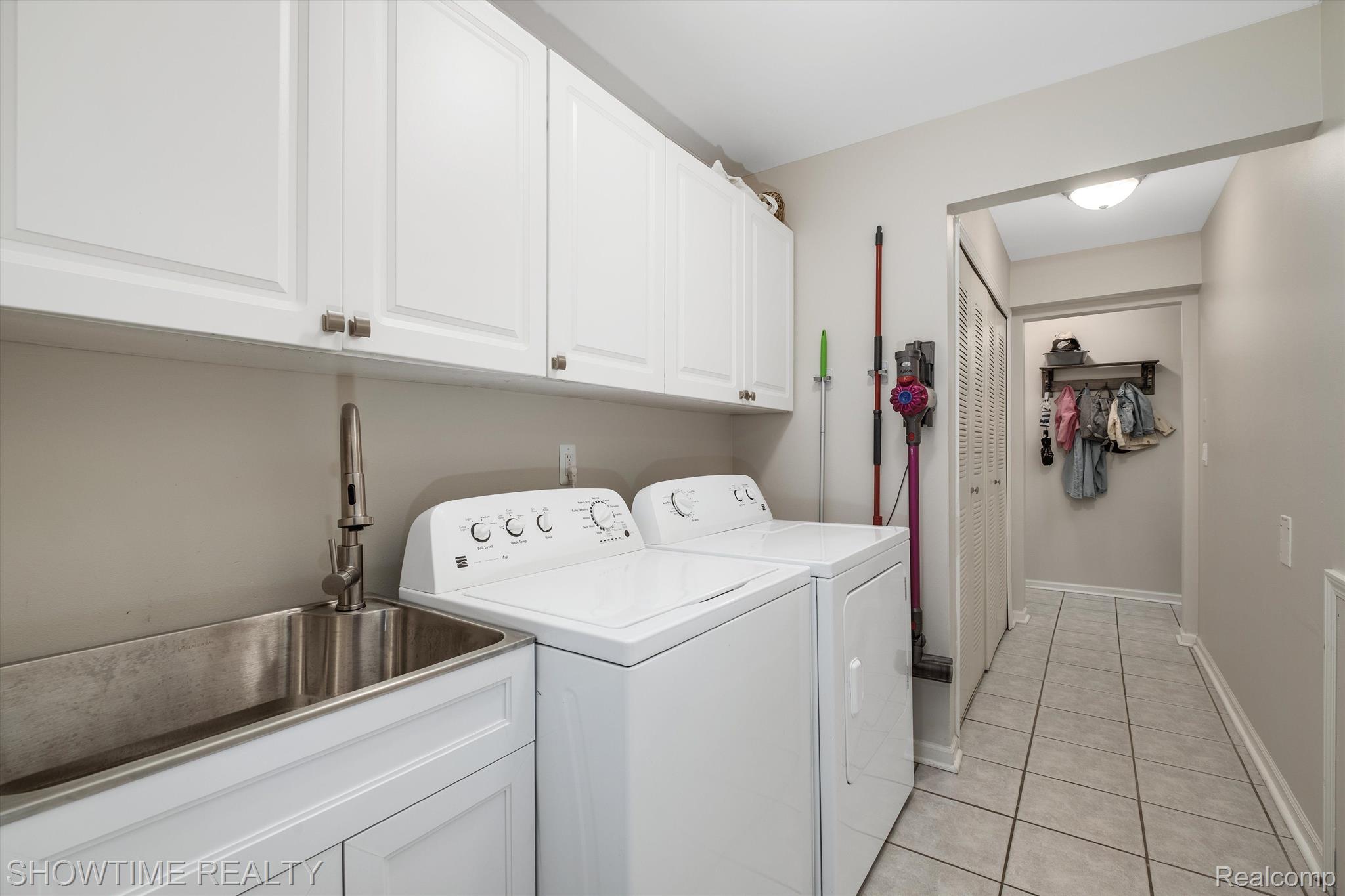 16864 GLENMOOR Boulevard