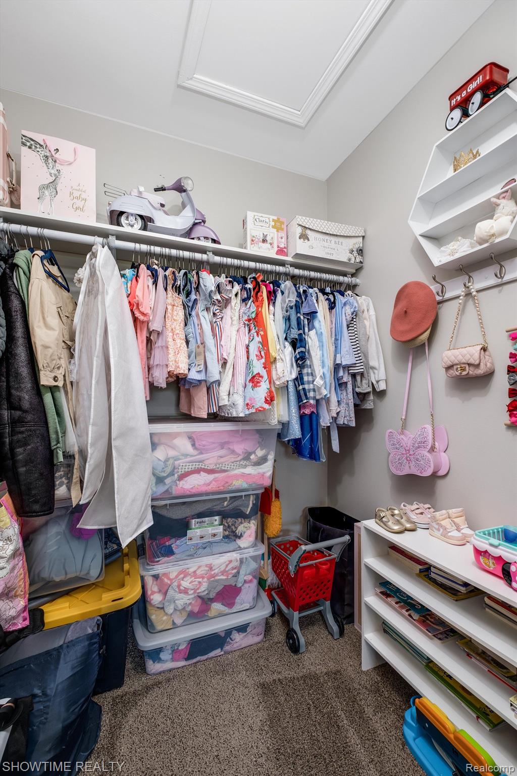 16864 GLENMOOR Boulevard