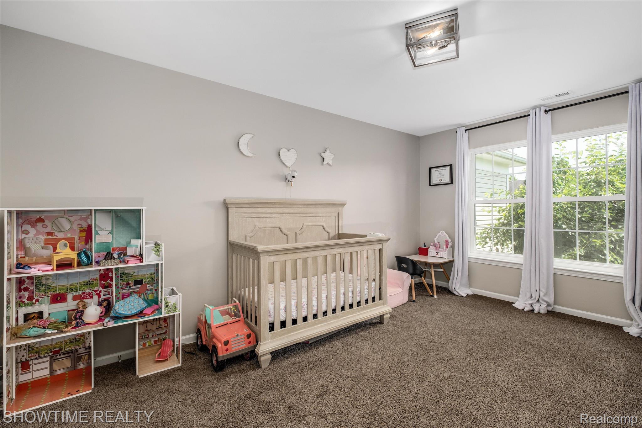 16864 GLENMOOR Boulevard