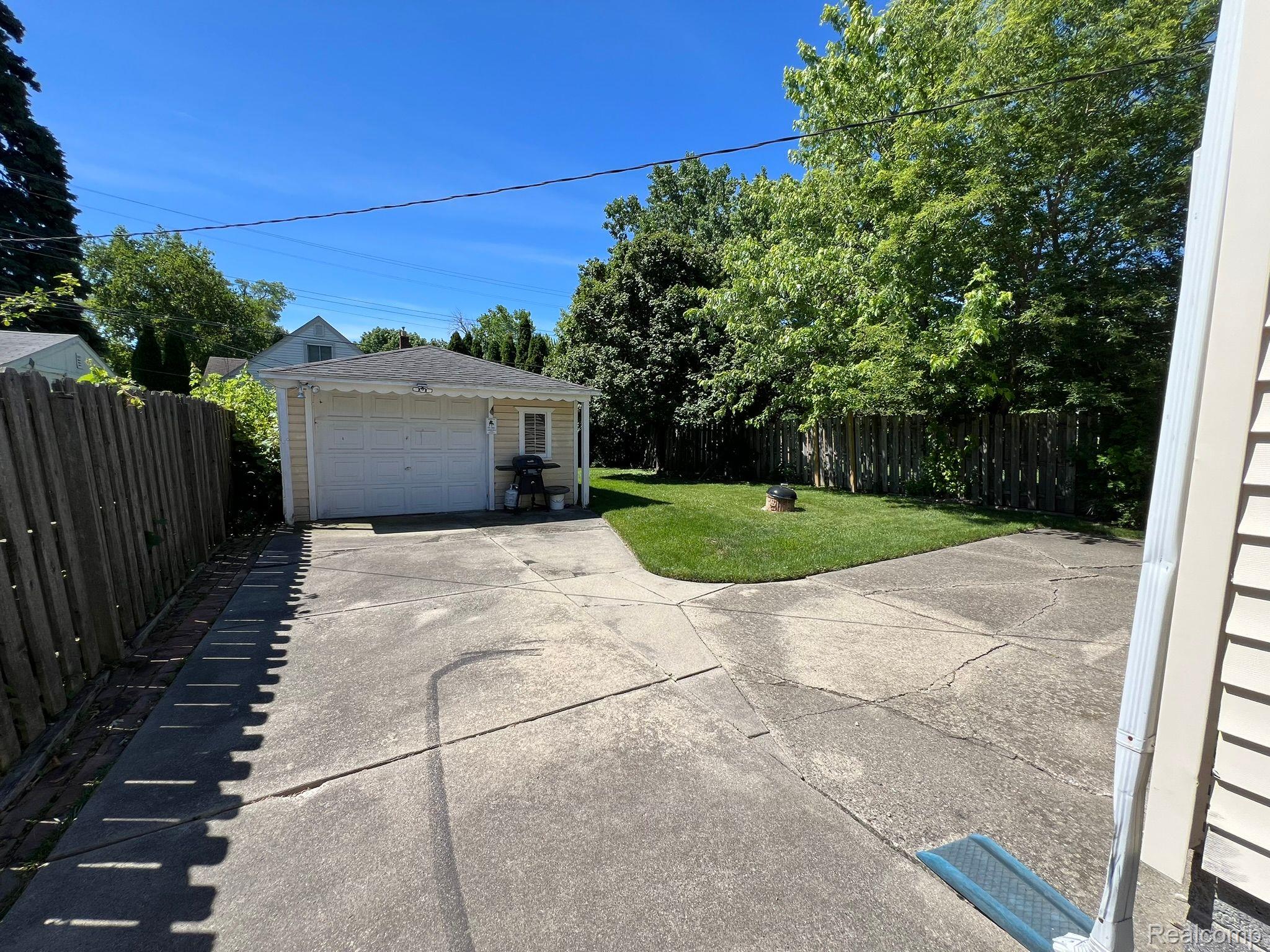 17644 STEPHENS Drive