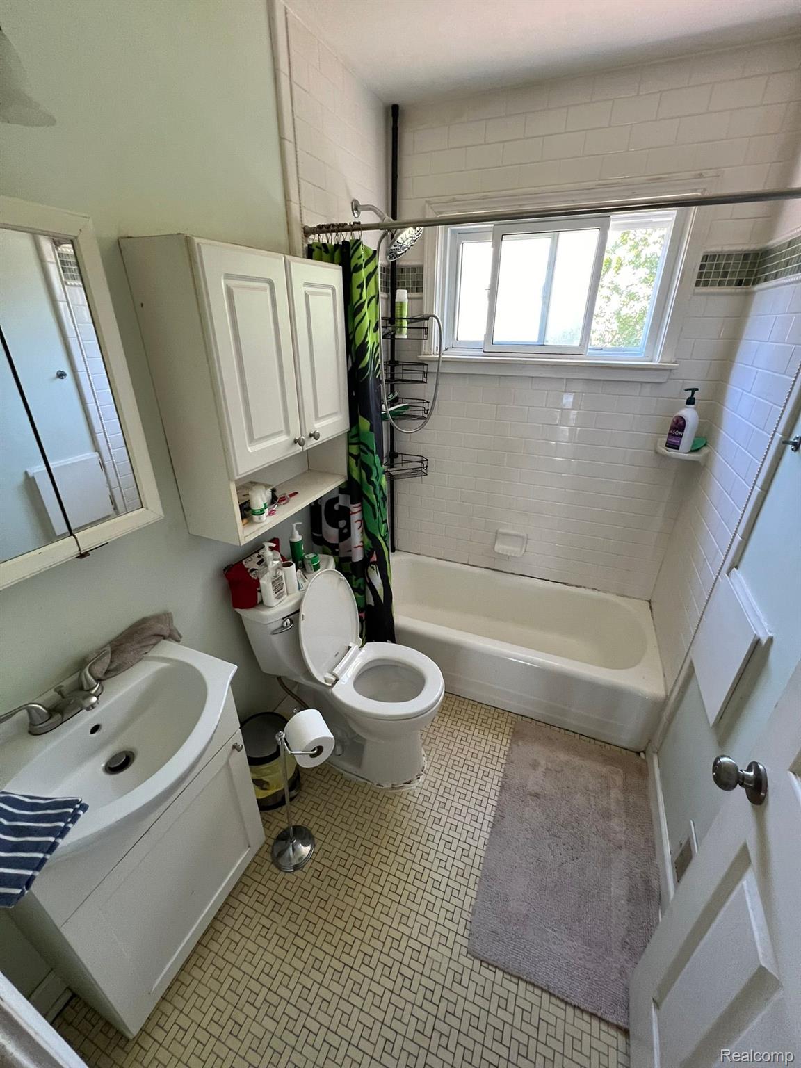 17644 STEPHENS Drive