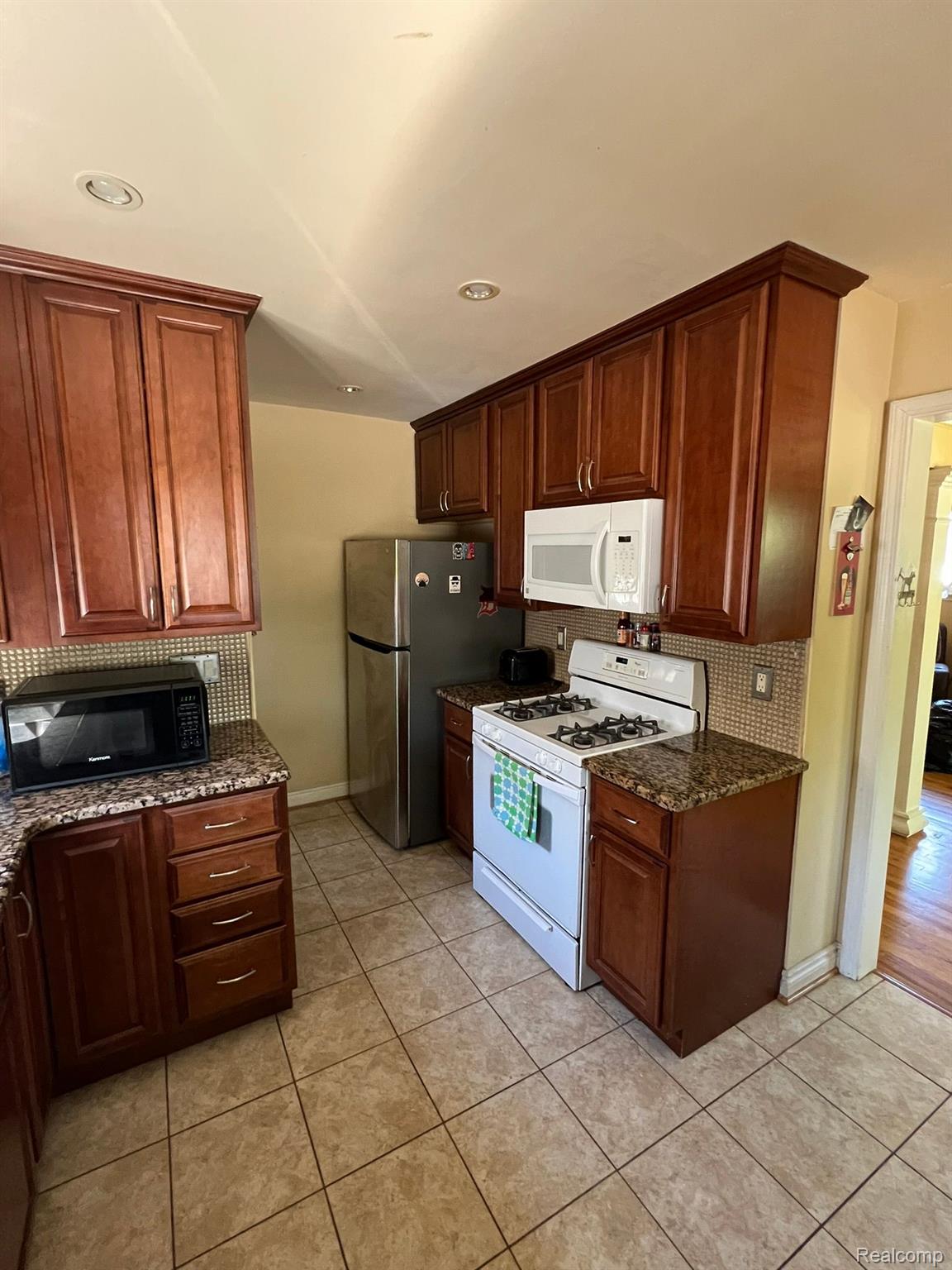 17644 STEPHENS Drive