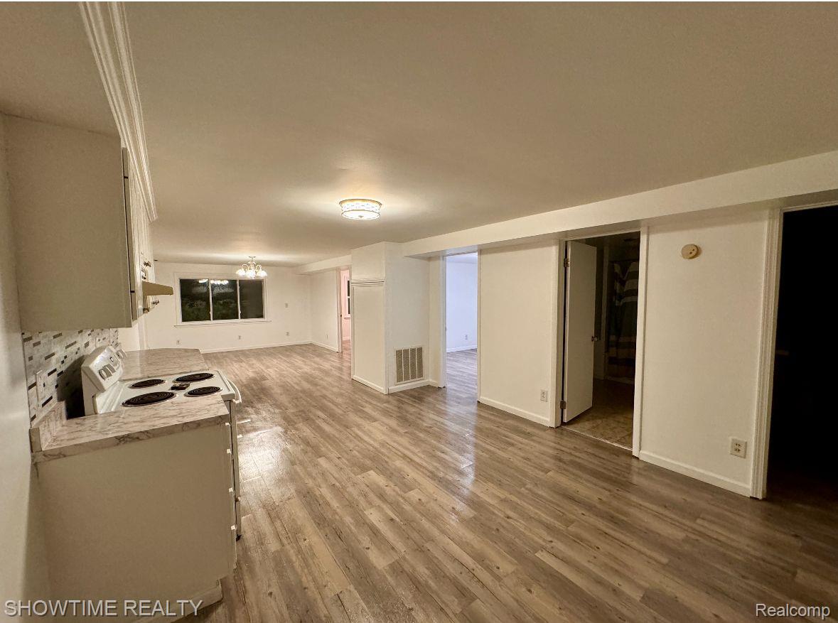 654 N BLACKS CORNERS Road