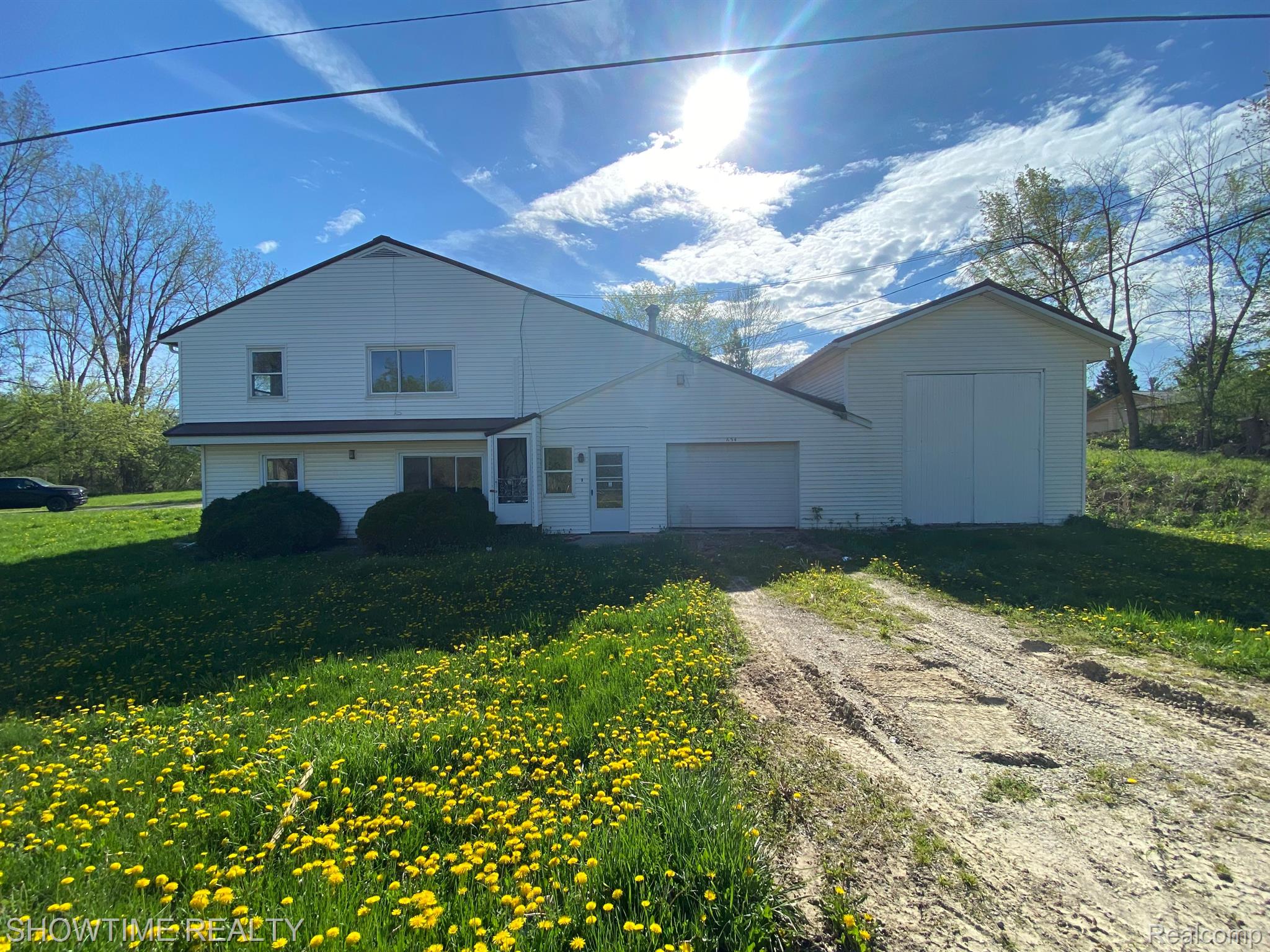 654 N BLACKS CORNERS Road