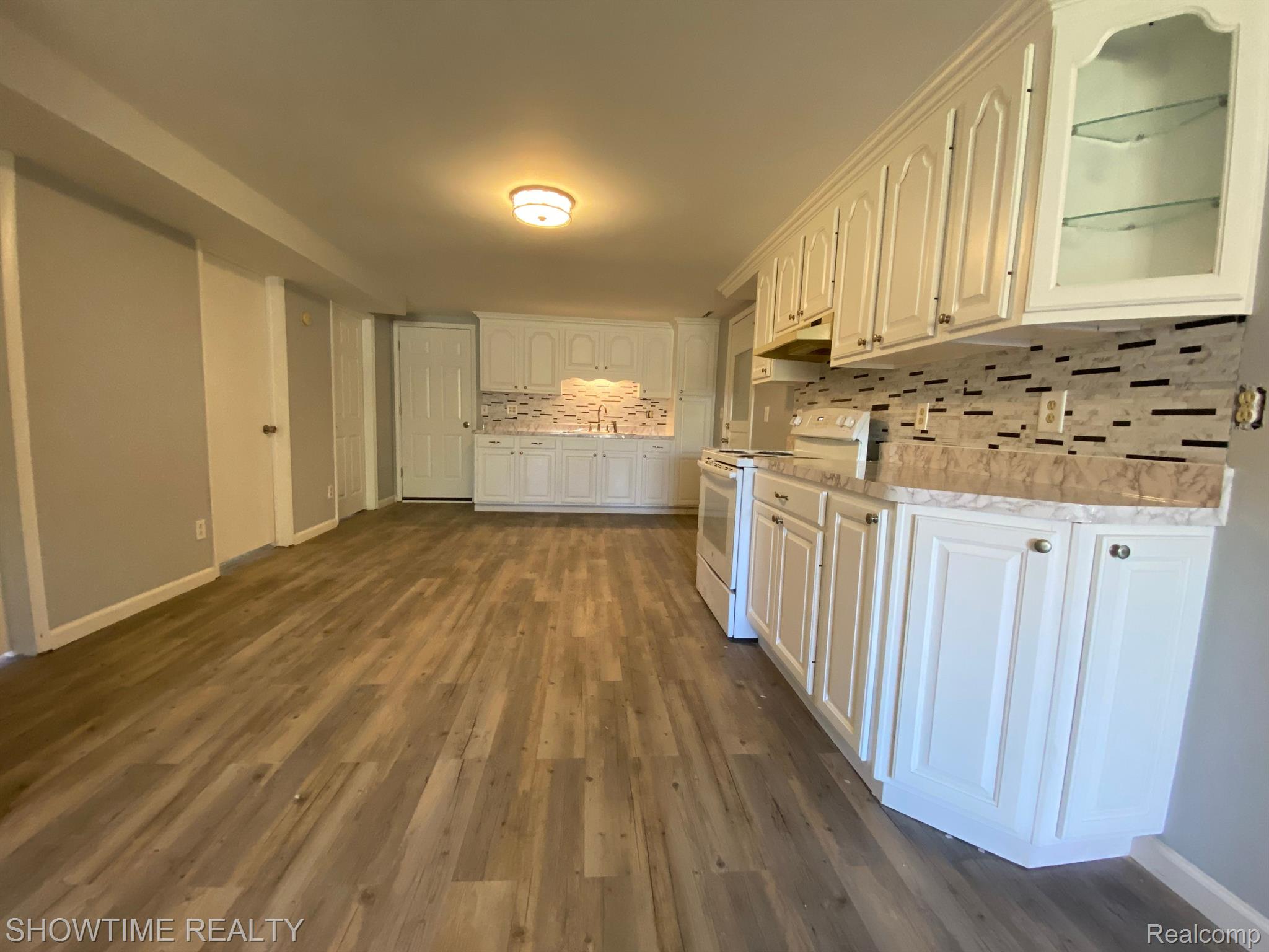 654 N BLACKS CORNERS Road