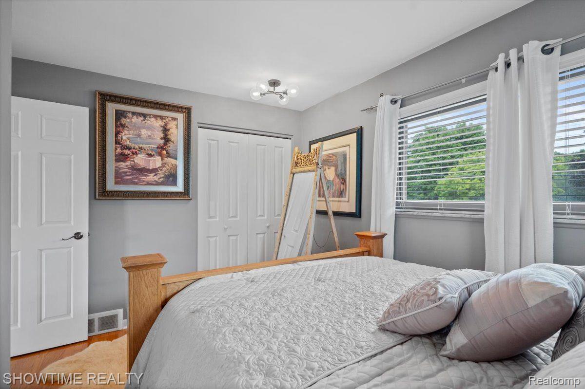 2906 SHAWNEE Lane