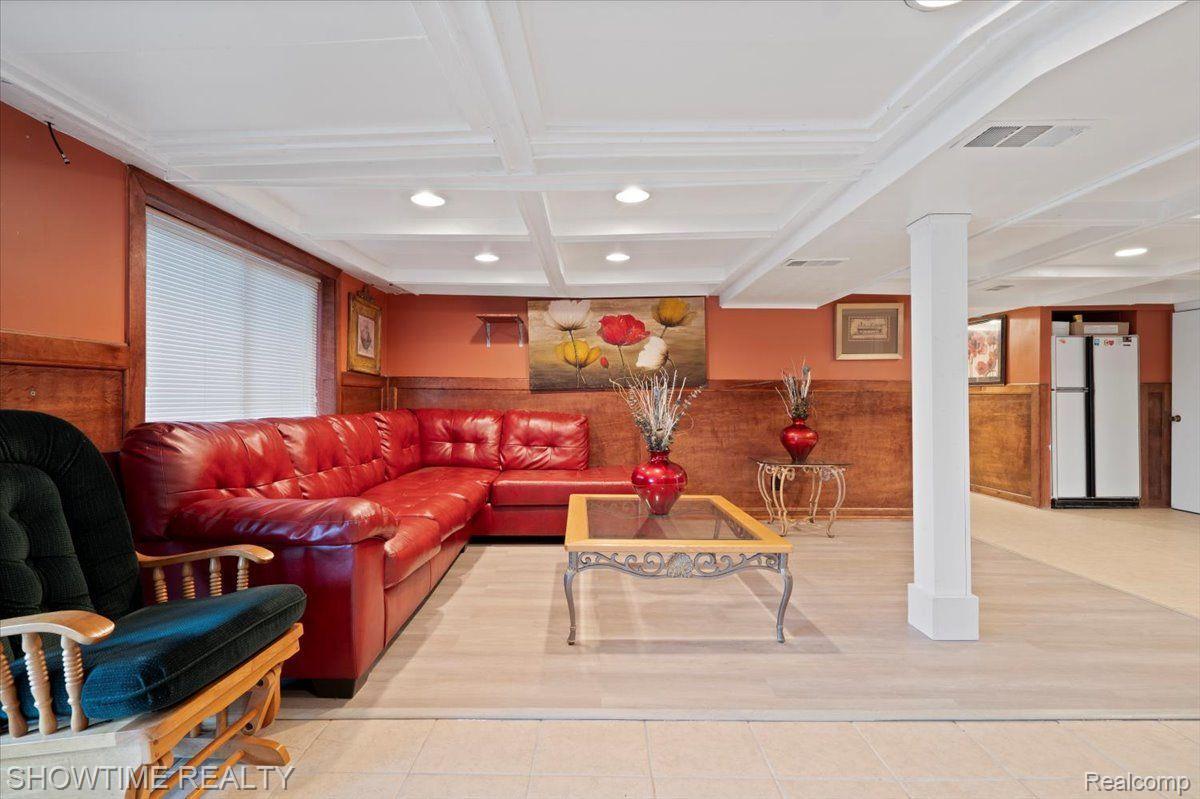 2906 SHAWNEE Lane