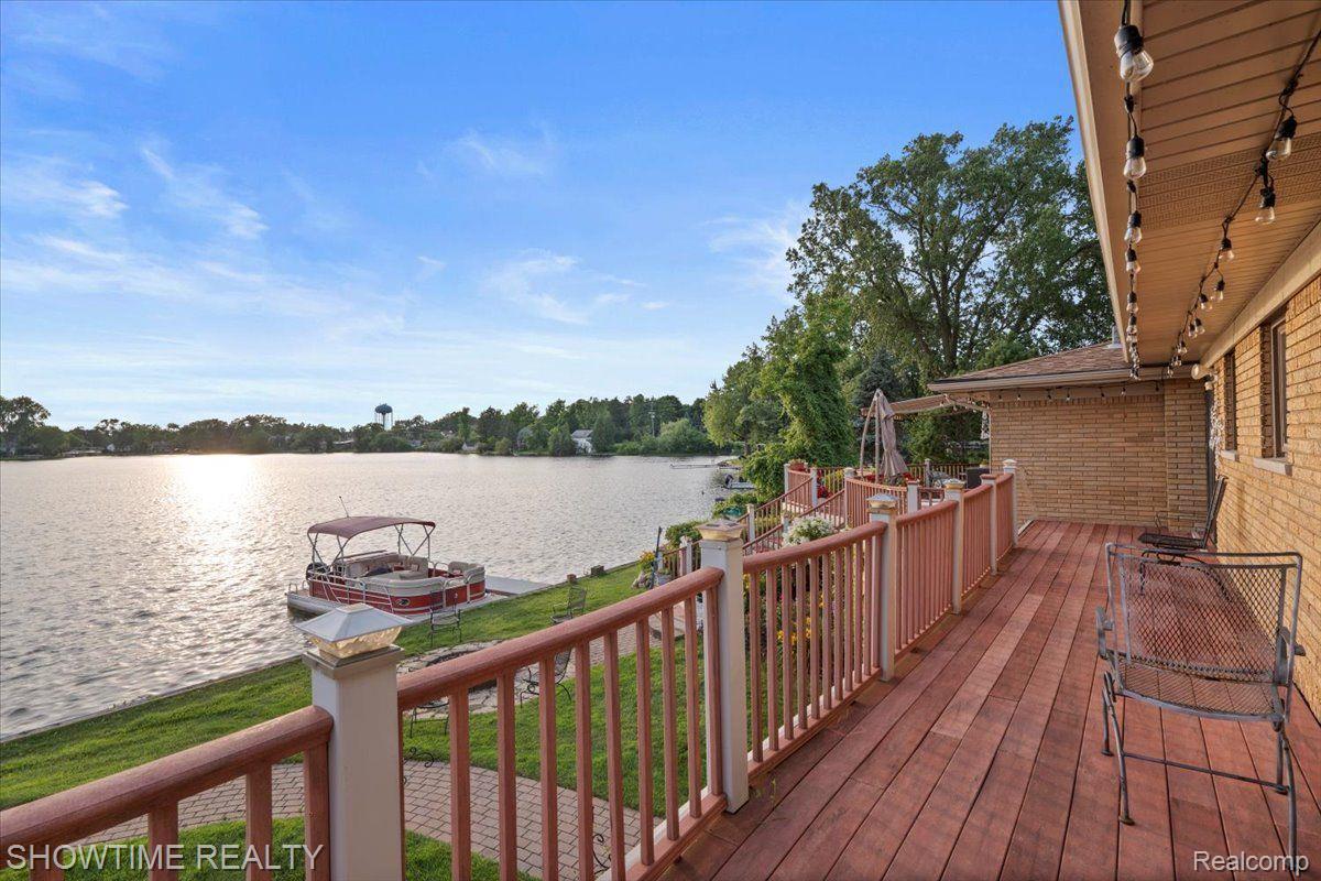 2906 SHAWNEE Lane