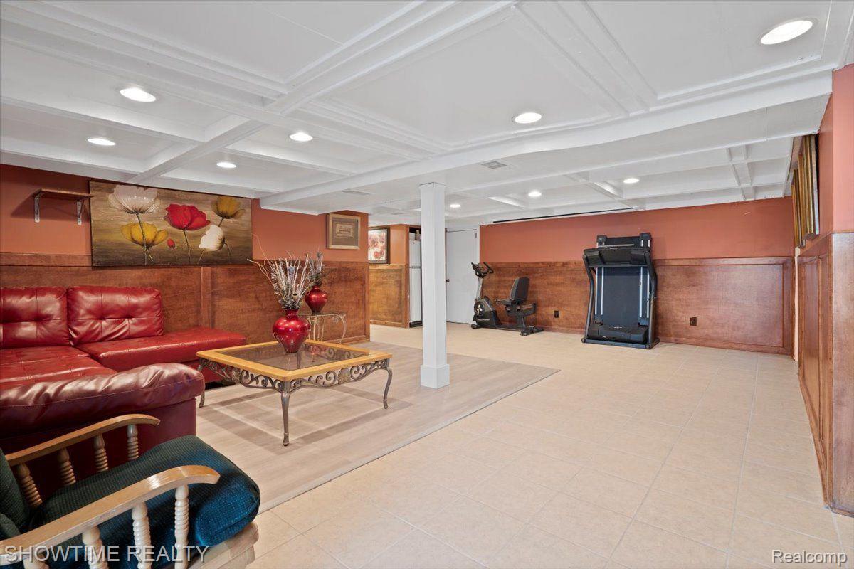 2906 SHAWNEE Lane