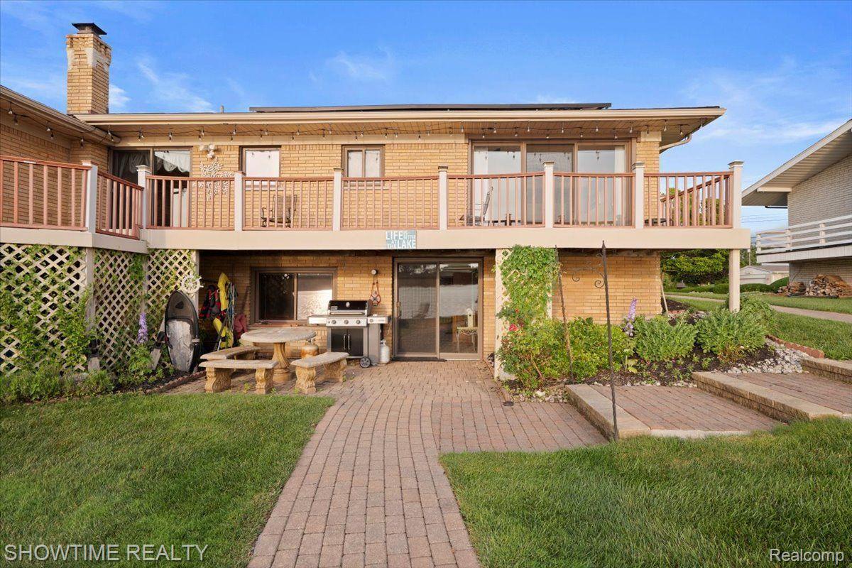 2906 SHAWNEE Lane