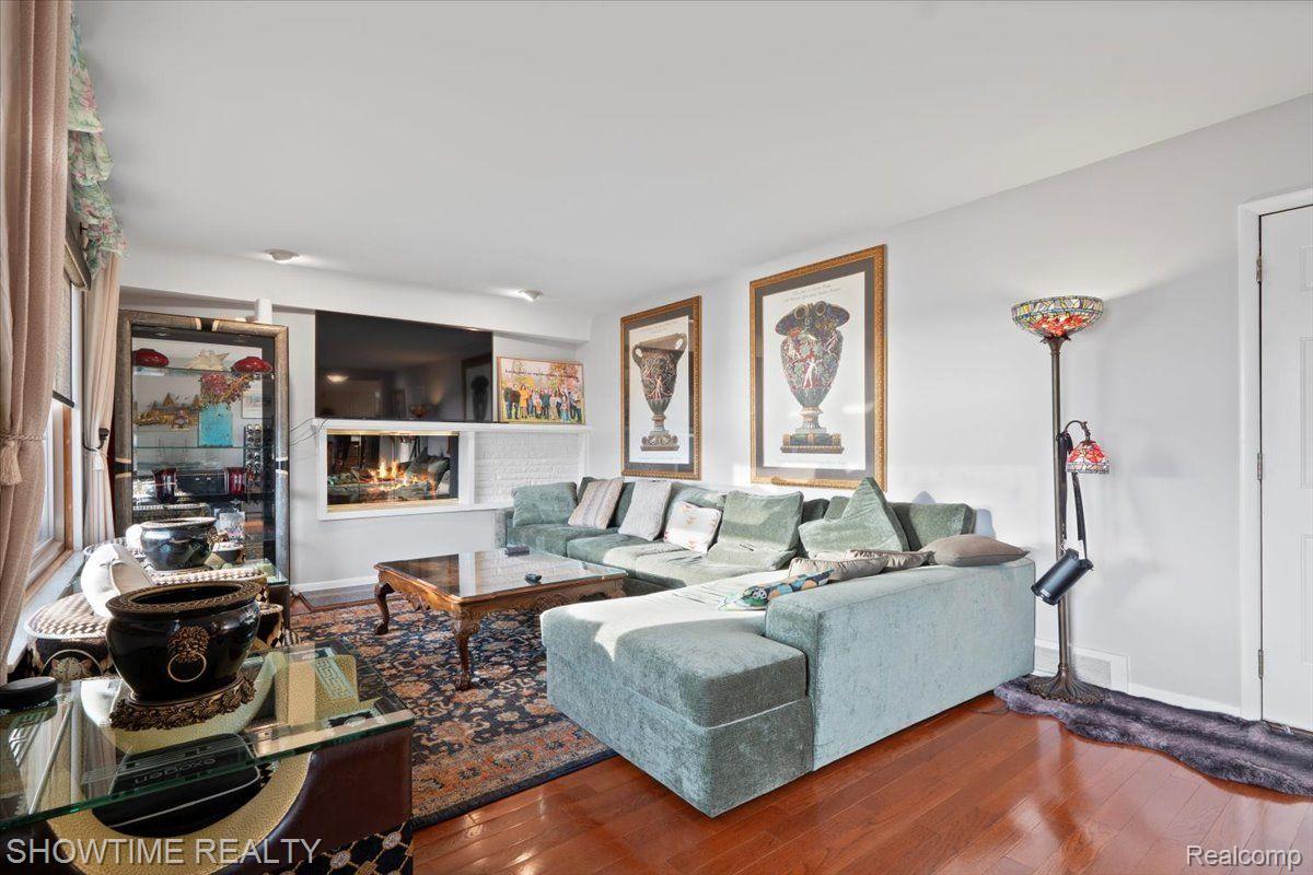 2906 SHAWNEE Lane