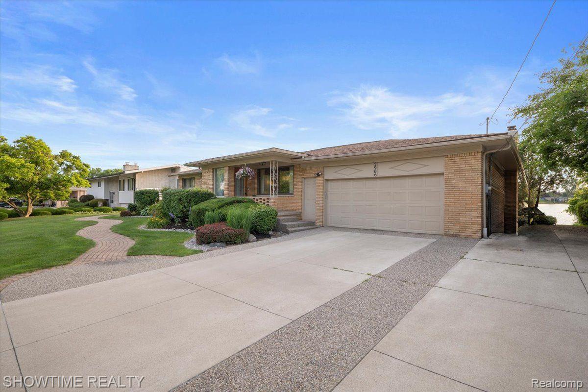 2906 SHAWNEE Lane