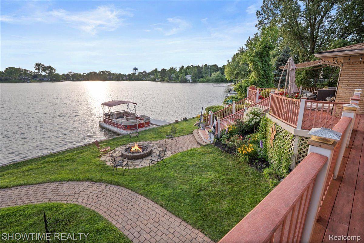 2906 SHAWNEE Lane