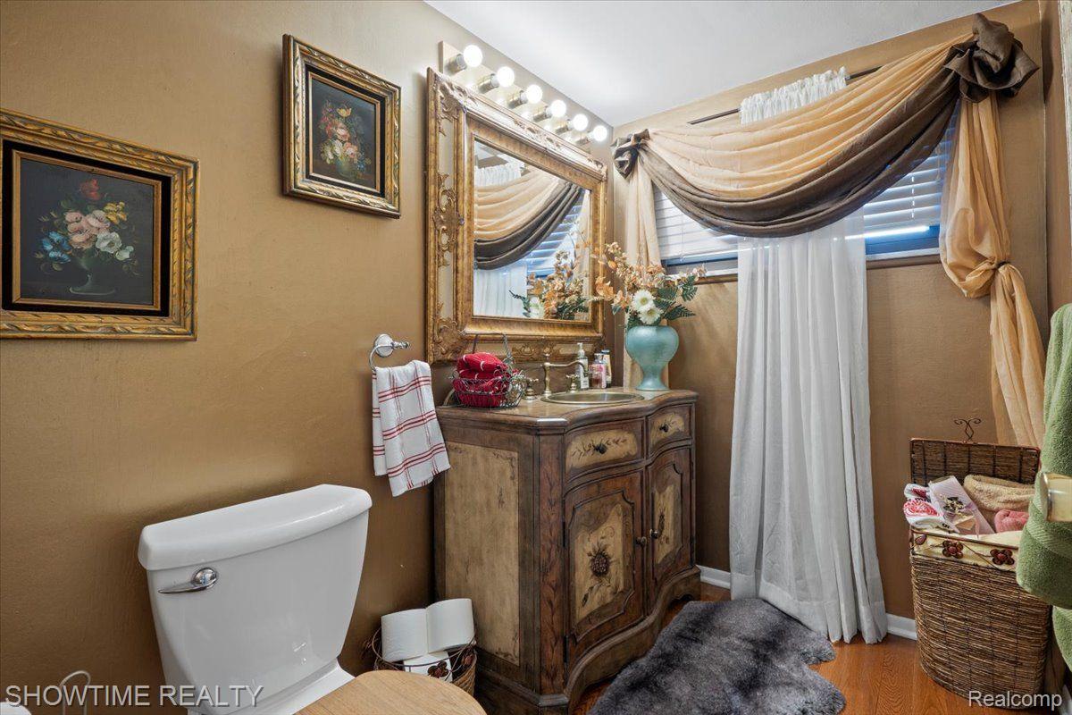 2906 SHAWNEE Lane