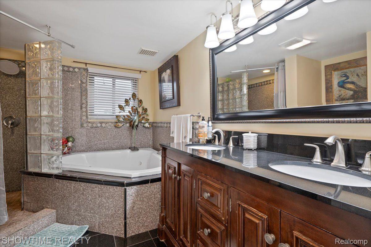 2906 SHAWNEE Lane