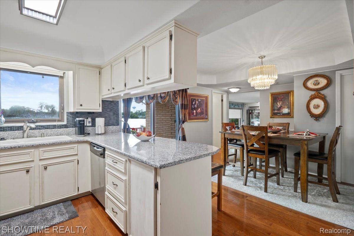 2906 SHAWNEE Lane