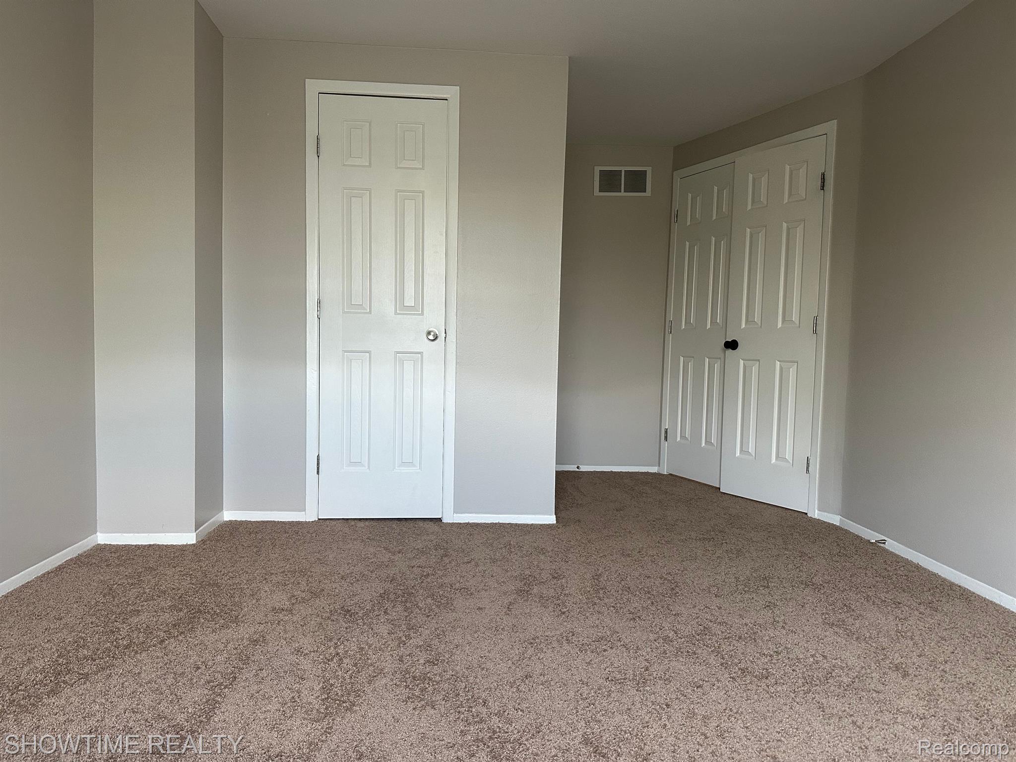 2268 ORCHARD CREST Street