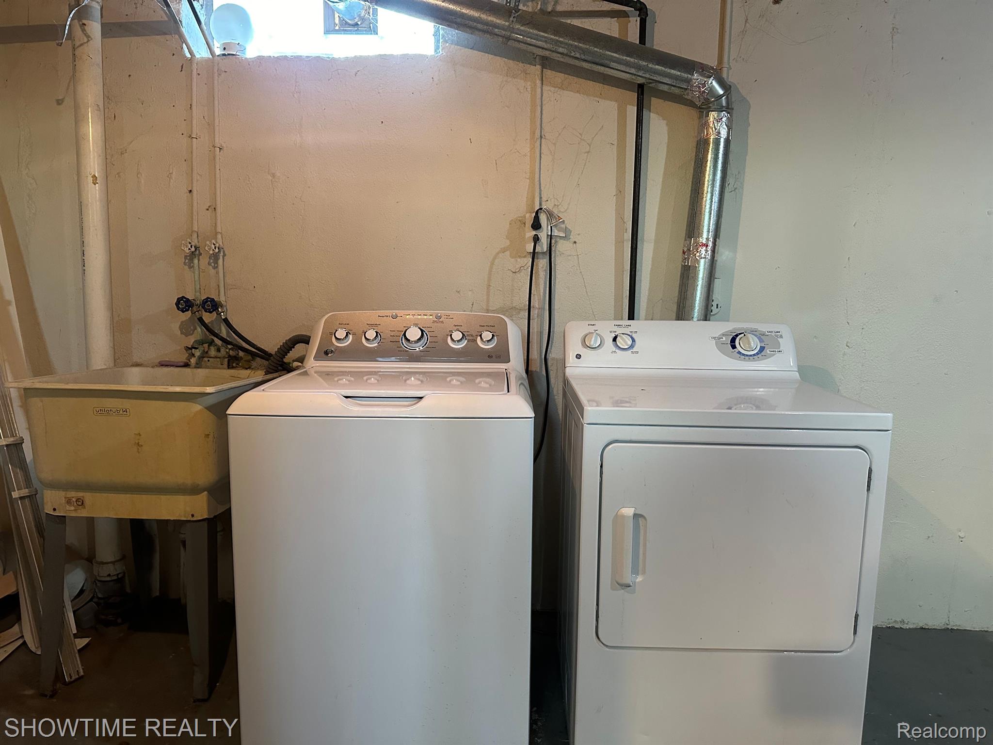 2268 ORCHARD CREST Street