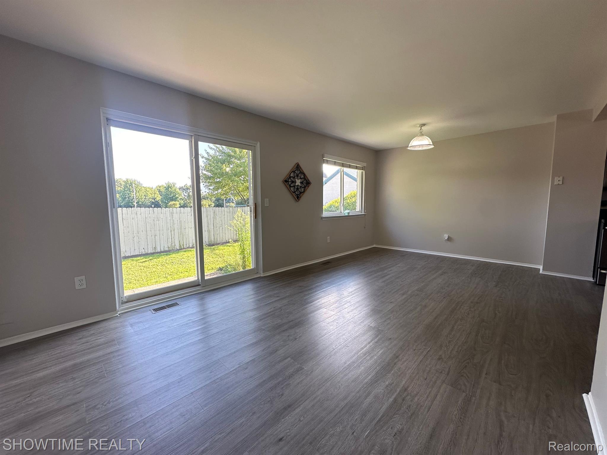 2268 ORCHARD CREST Street