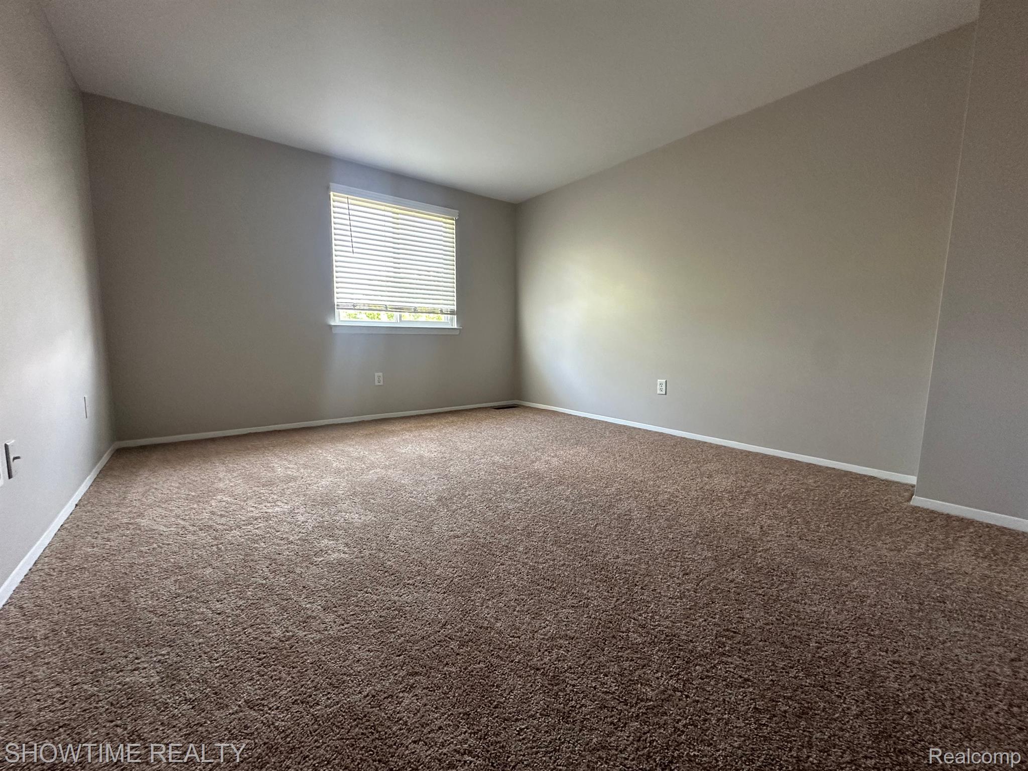 2268 ORCHARD CREST Street