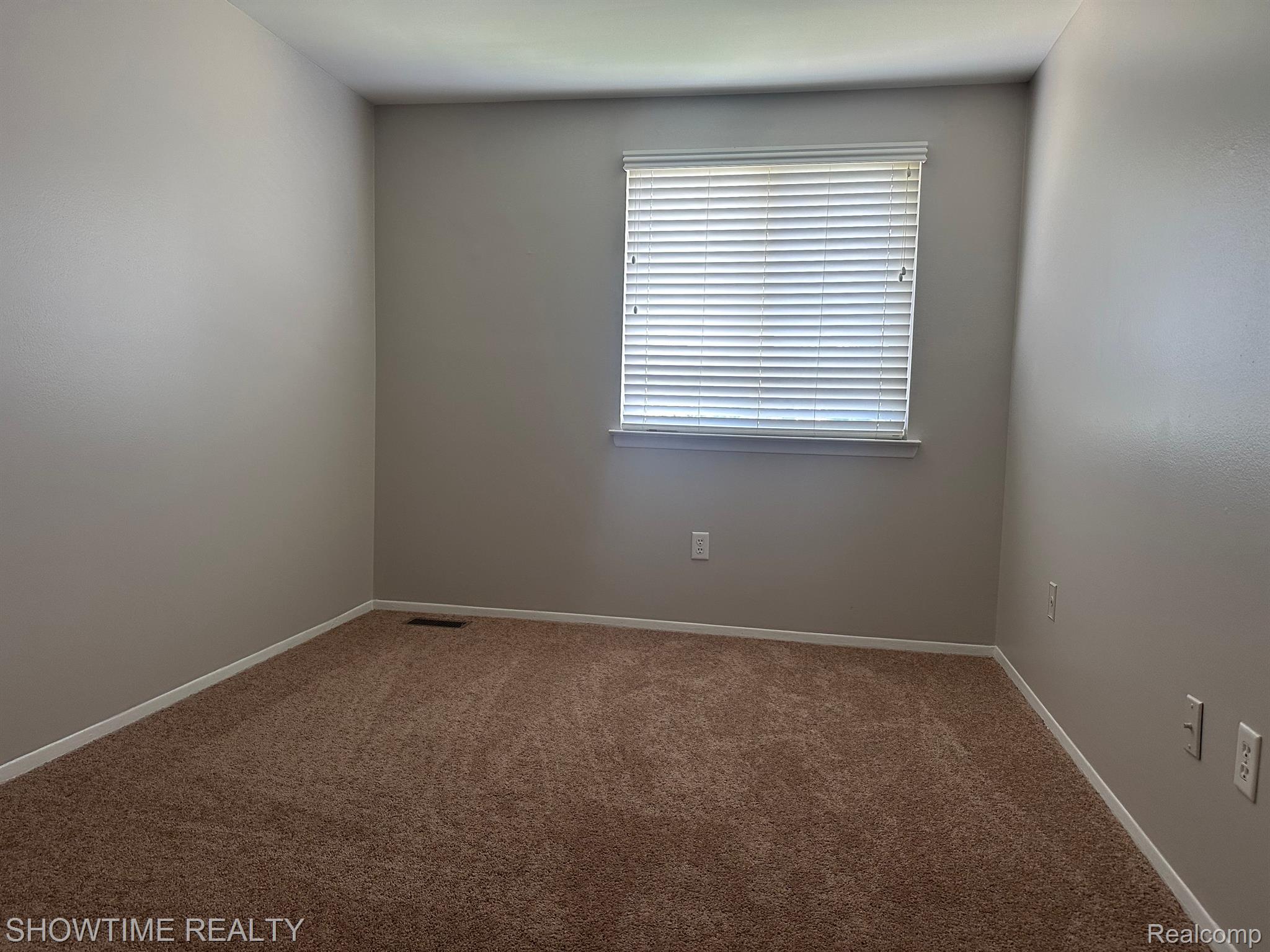 2268 ORCHARD CREST Street