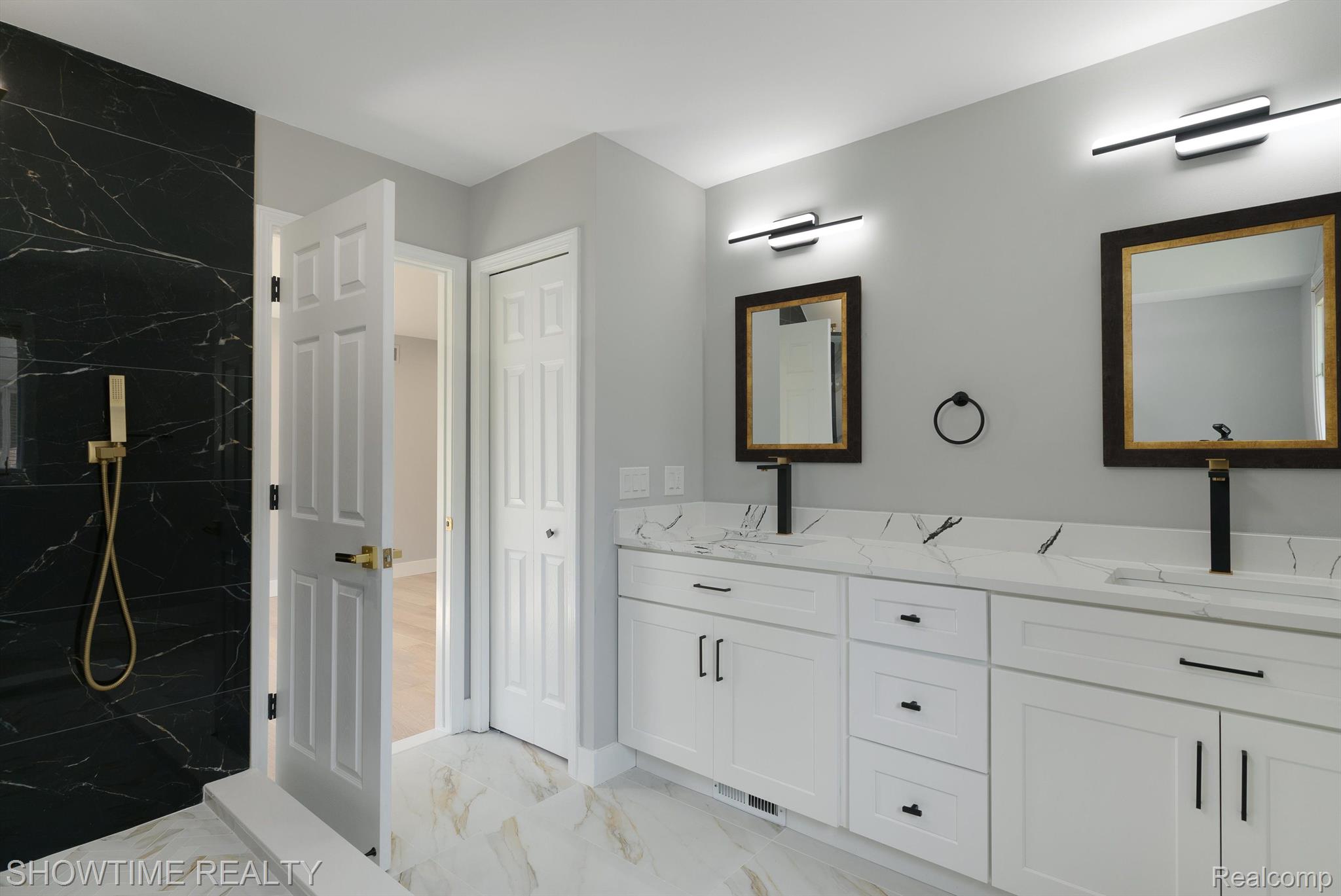 14916 HILLCREST Lane