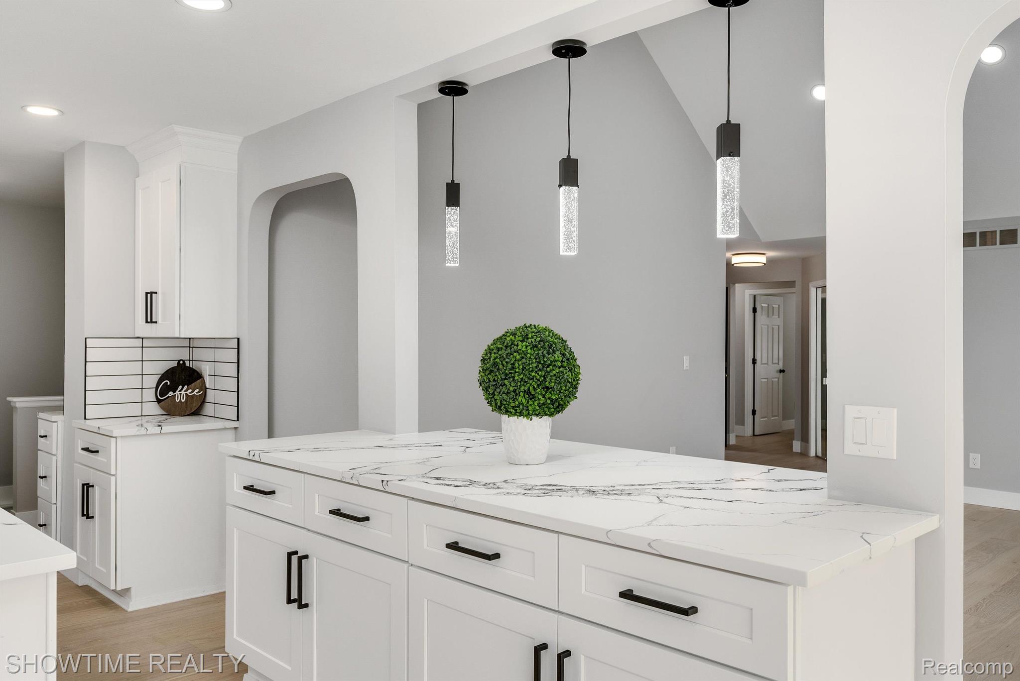 14916 HILLCREST Lane