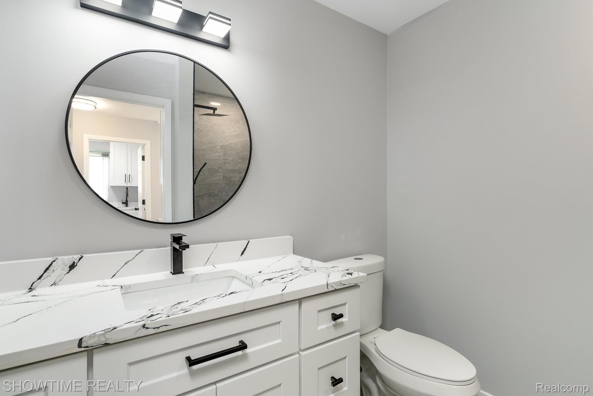 14916 HILLCREST Lane