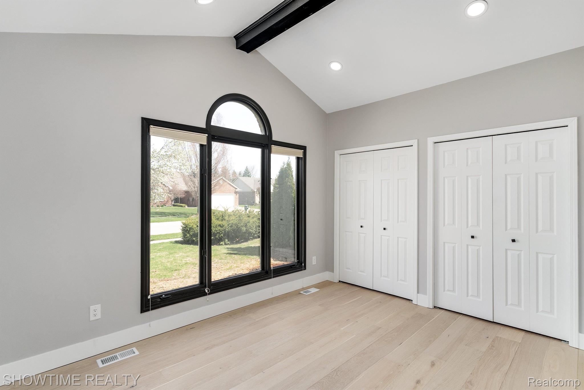 14916 HILLCREST Lane