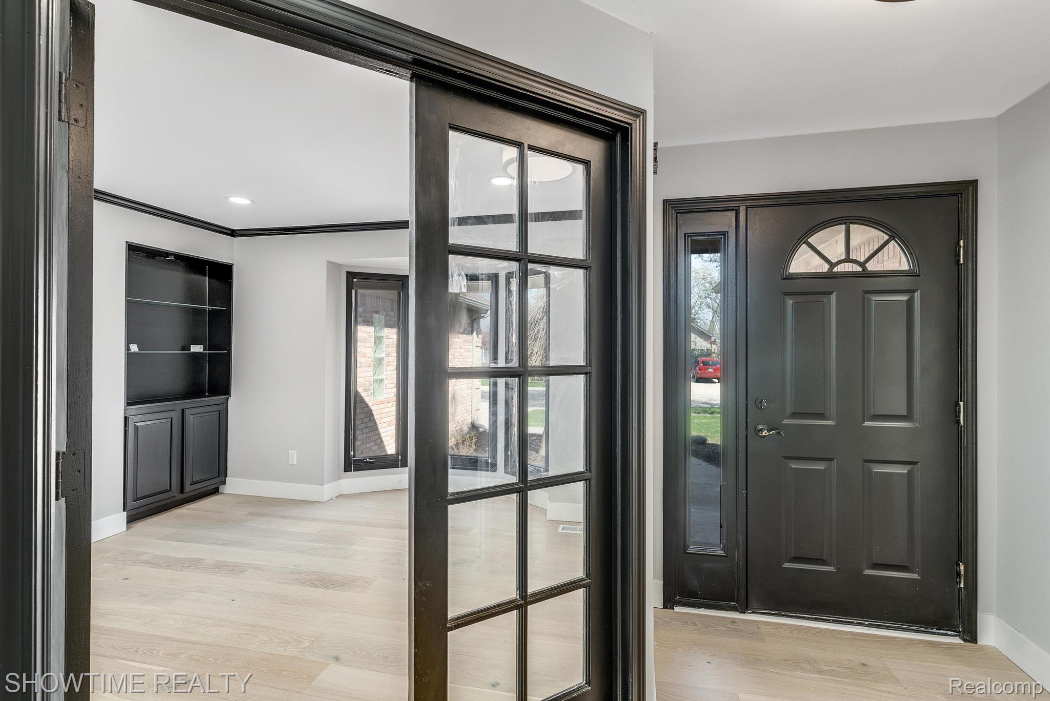 14916 HILLCREST Lane