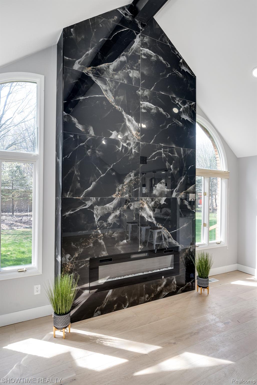 14916 HILLCREST Lane