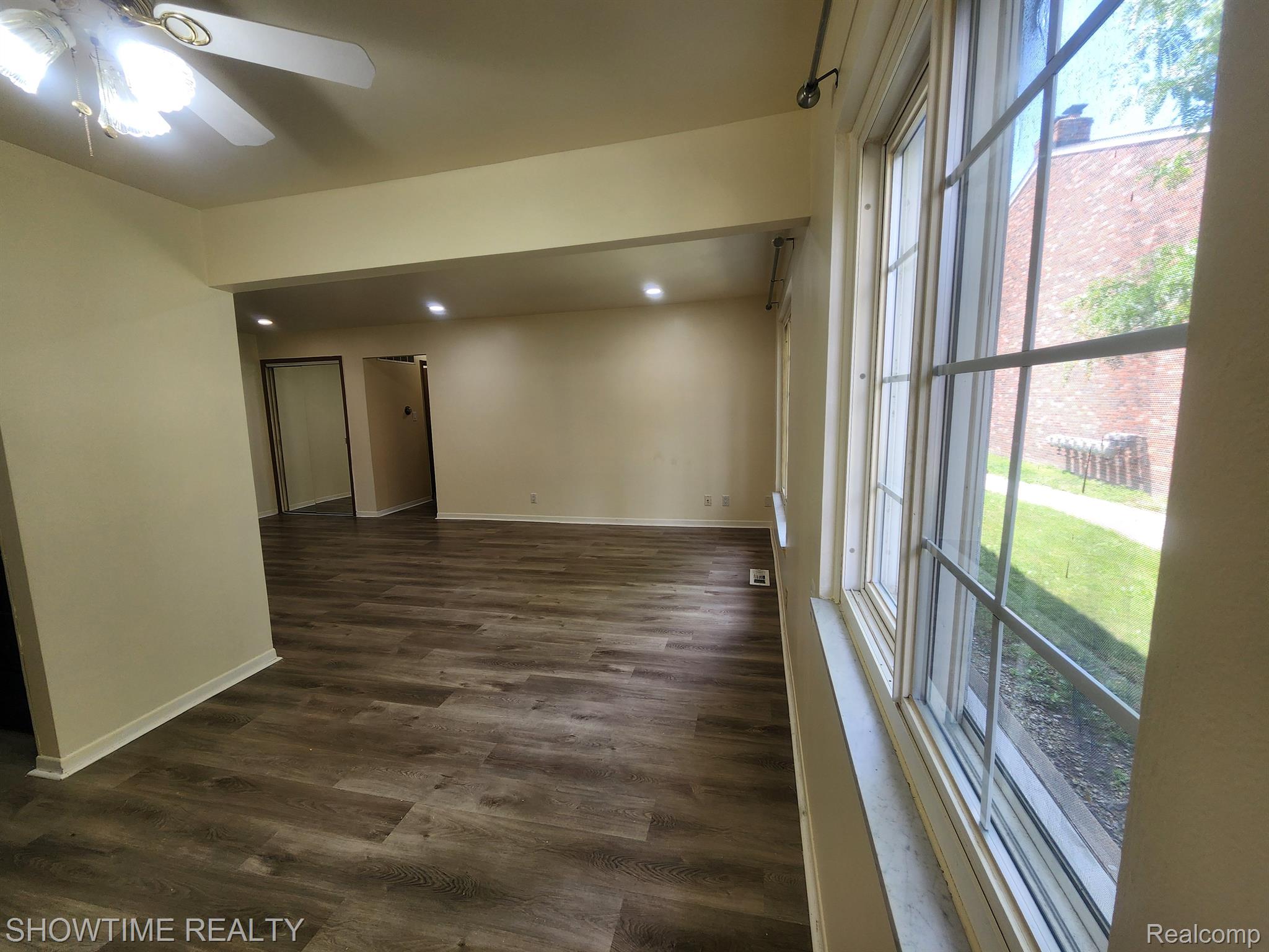 39435 VAN DYKE Avenue 304